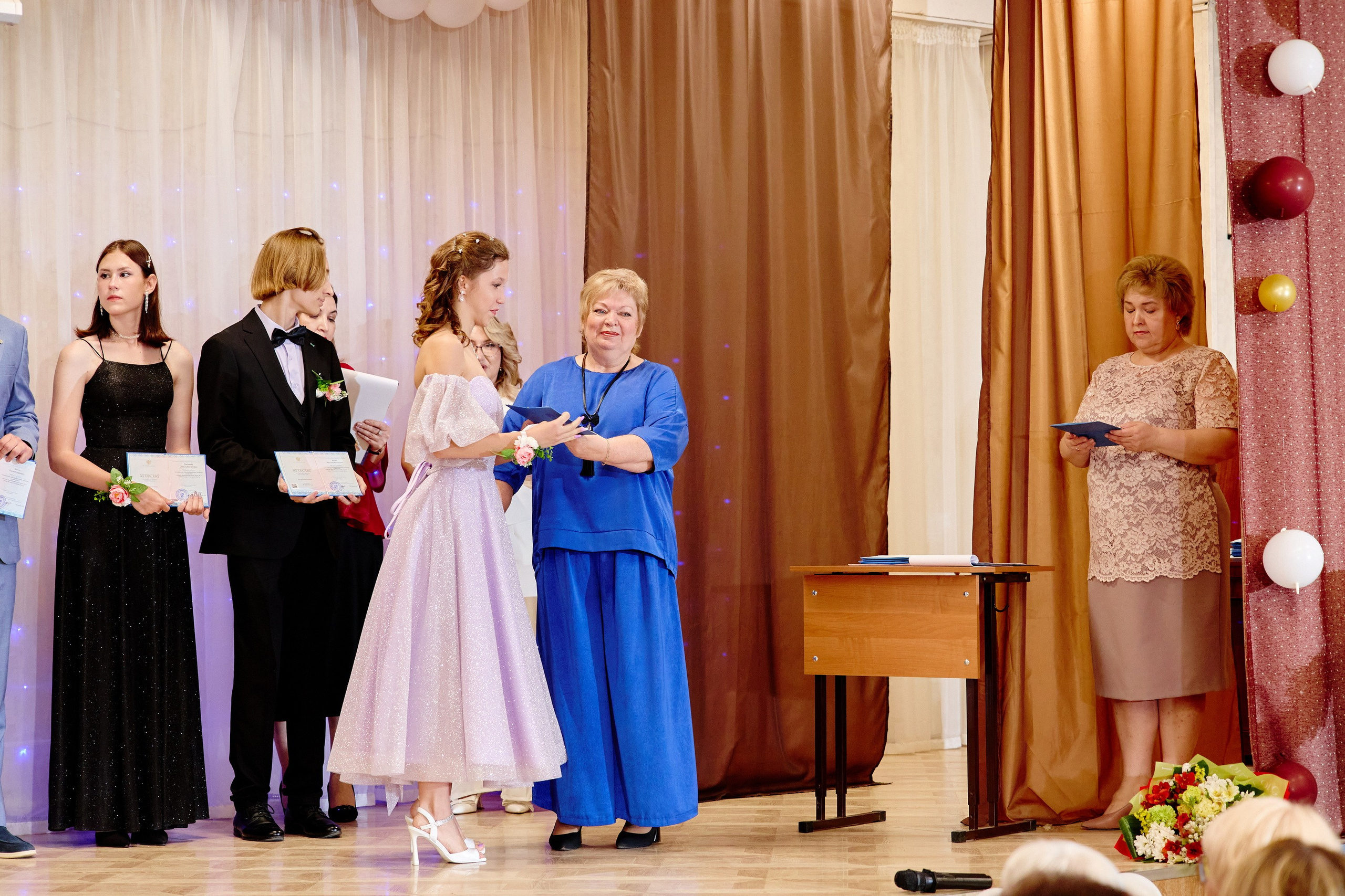 Выпускной 35 Сош. Фотограф Выпускные альбомы Таганрог Сергей Коробченко