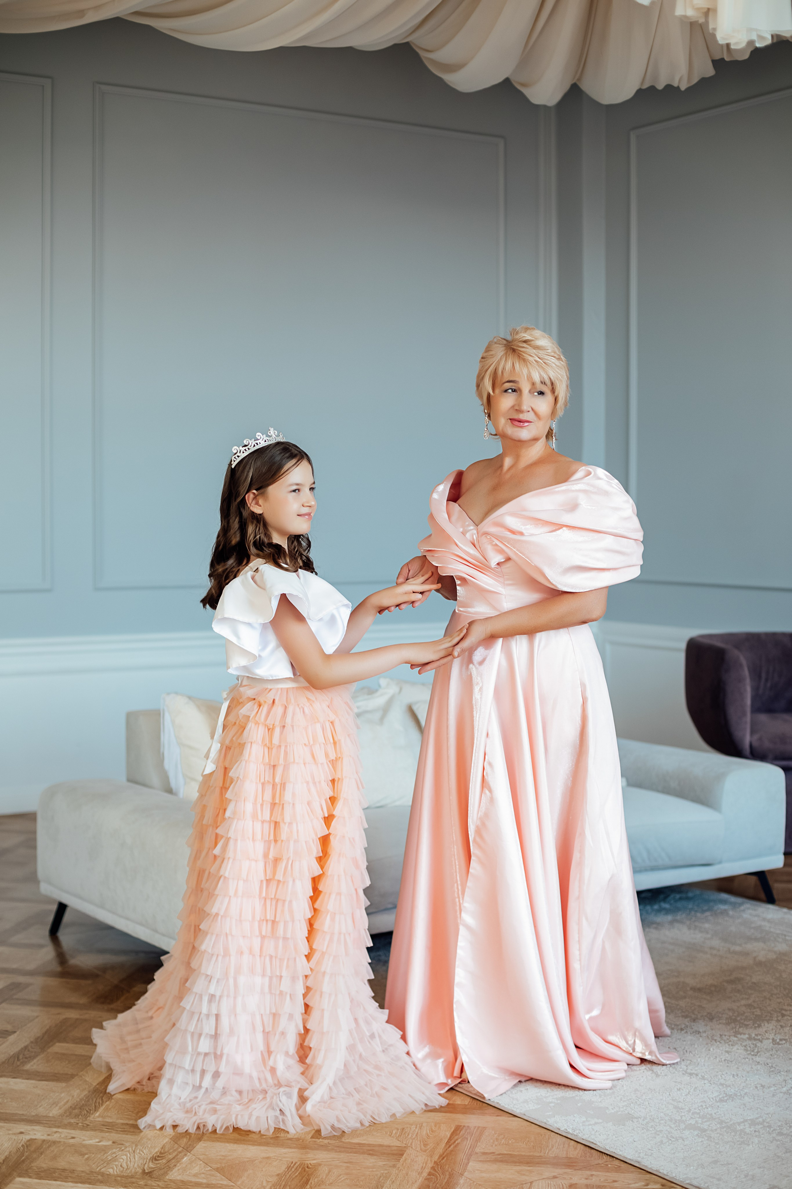 Бабушка с внучкой. Https://malovafoto.ru