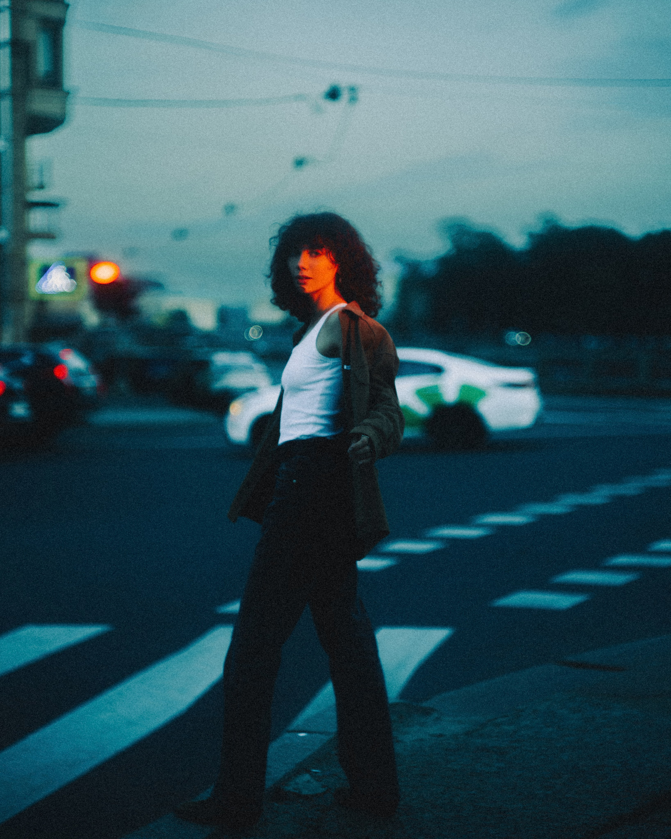 Фотосессия с цветным светом на улице