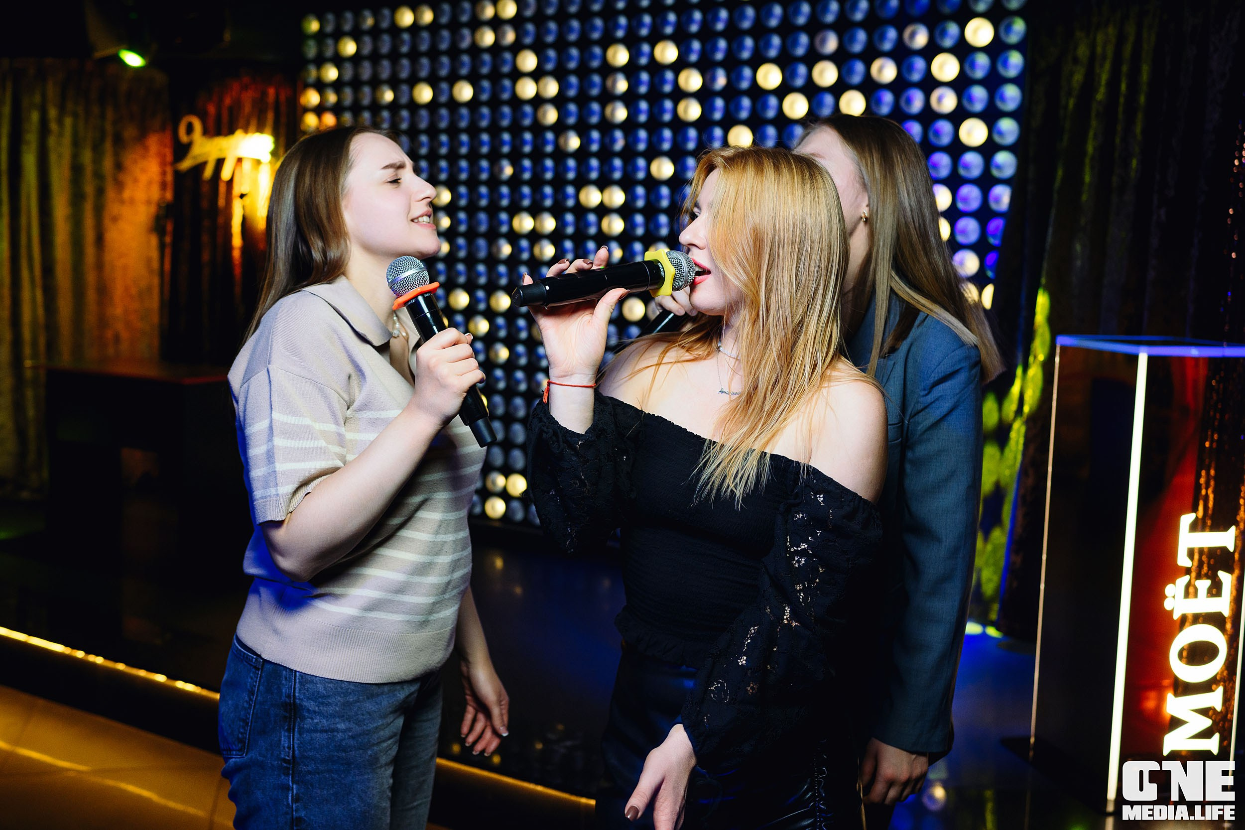 Фоторепортаж из караоке-клуба Эйфория. One Media Life: фоторепортажи, фотоотчеты с мероприятий и заведений