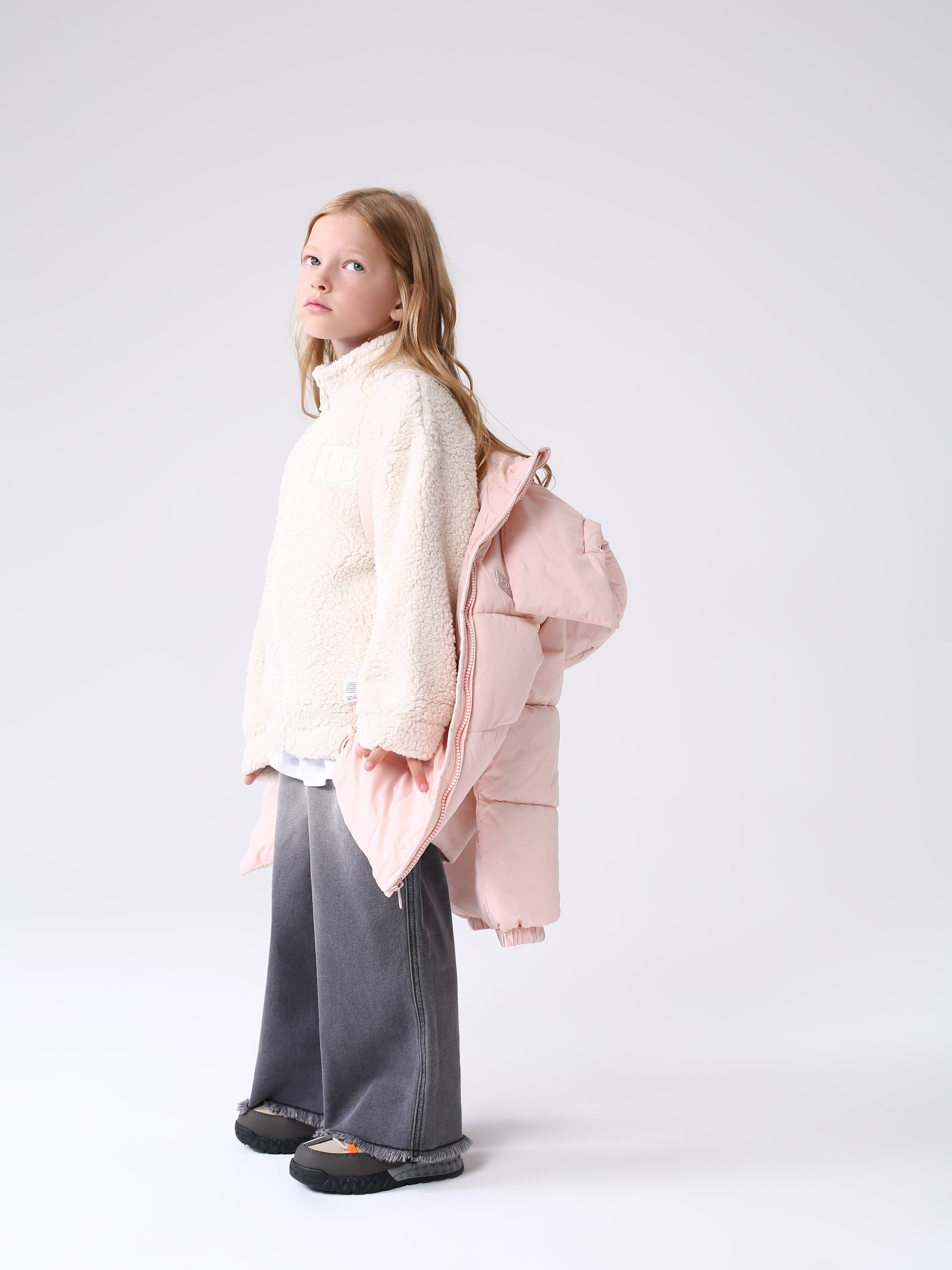 "Профессиональная детская фотосъемка для семейных портретов и воспоминаний""Высококачественная детская съемка новорожденных и малышей в студии""Рекламная детская фотосъемка для альбомов и подарков""Студийная детская съемка с креативными декорациями и позами""Коммерческая детская фотосъемка для маркетинга детских товаров""Фотография детской съемки с акцентом на эмоции и улыбки""Семейная детская съемка для портфолио и социальных сетей""Профессиональная детская фотосъемка с мягким освещением""Рекламные фото детской съемки для сайтов и брошюр""Высокоточная детская съемка для воспоминаний и презентаций""Детская фотосъемка высокого разрешения для семейных альбомов""Коммерческая детская съемка с фокусом на радость и развитие""Студийная фотосъемка детской съемки для брендов и маркетинга""Фотографии детской съемки для подарков и увеличения клиентов""Профессиональная детская съемка для каталогов и семейных историй" "Профессиональная каталожная фотосъемка товаров для e-commerce и интернет-магазинов""Высококачественная каталожная съемка одежды и аксессуаров с белым фоном""Рекламная каталожная фотосъемка для маркетинга продуктов и брендов""Студийная каталожная съемка с детальной проработкой текстур и материалов""Коммерческая каталожная фотосъемка для каталогов и онлайн-платформ""Фотография каталожной съемки с акцентом на дизайн и презентацию товаров""Предметная каталожная съемка для увеличения продаж в e-commerce""Профессиональная каталожная фотосъемка с использованием студийного освещения""Рекламные фото каталожной съемки для сайтов и социальных сетей""Высокоточная каталожная съемка товаров для презентаций и брошюр""Каталожная фотосъемка высокого разрешения для онлайн-магазинов""Коммерческая каталожная съемка с фокусом на качество и детализацию""Студийная каталожная фотосъемка для брендов и ритейла""Фотографии каталожной съемки для маркетинговых кампаний""Профессиональная каталожная съемка для каталогов и увеличения конверсии"