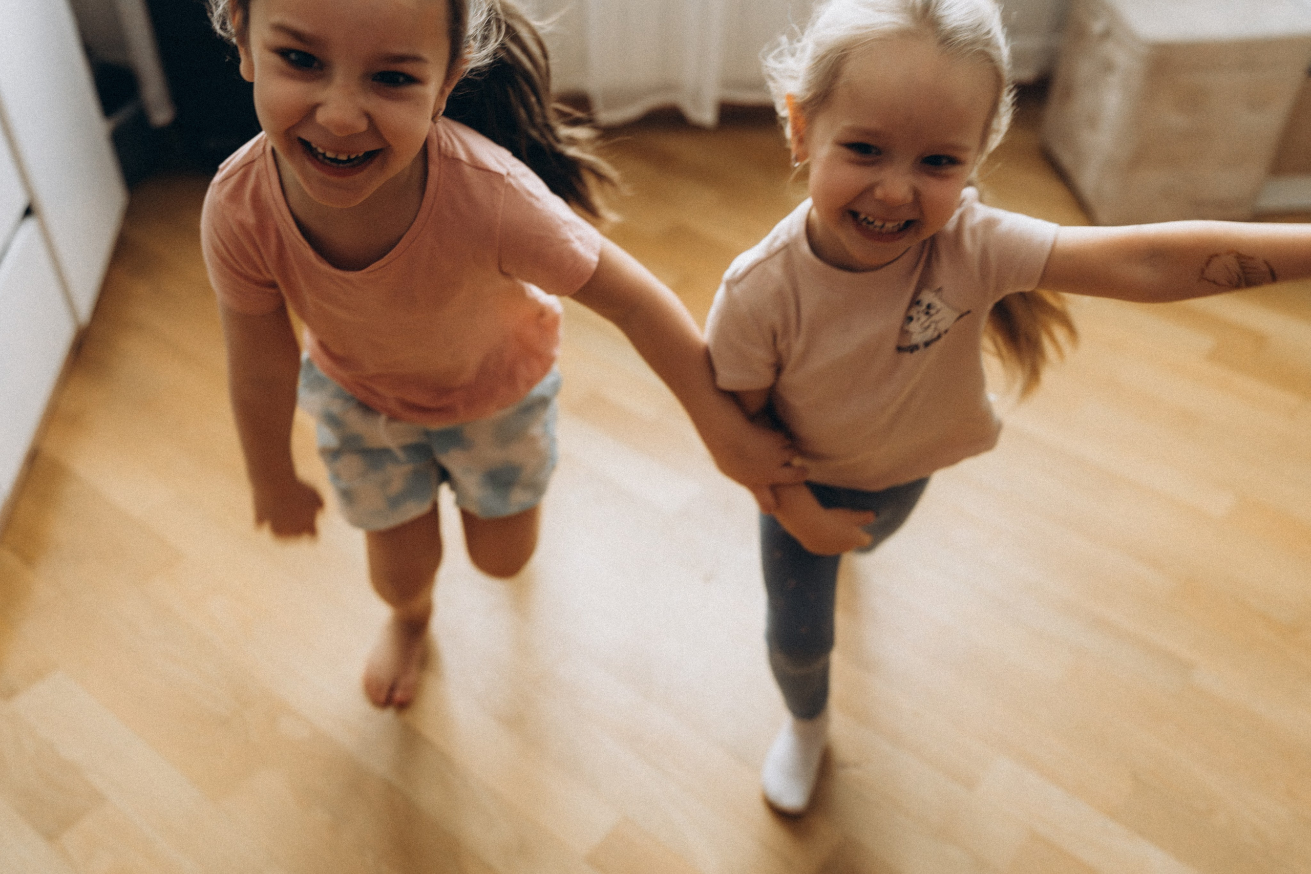 Уютная домашняя фотосессия Любы Димы Веры и Алины. Детский, семейный и ньюборн фотограф в Москве Юлия Шуарт