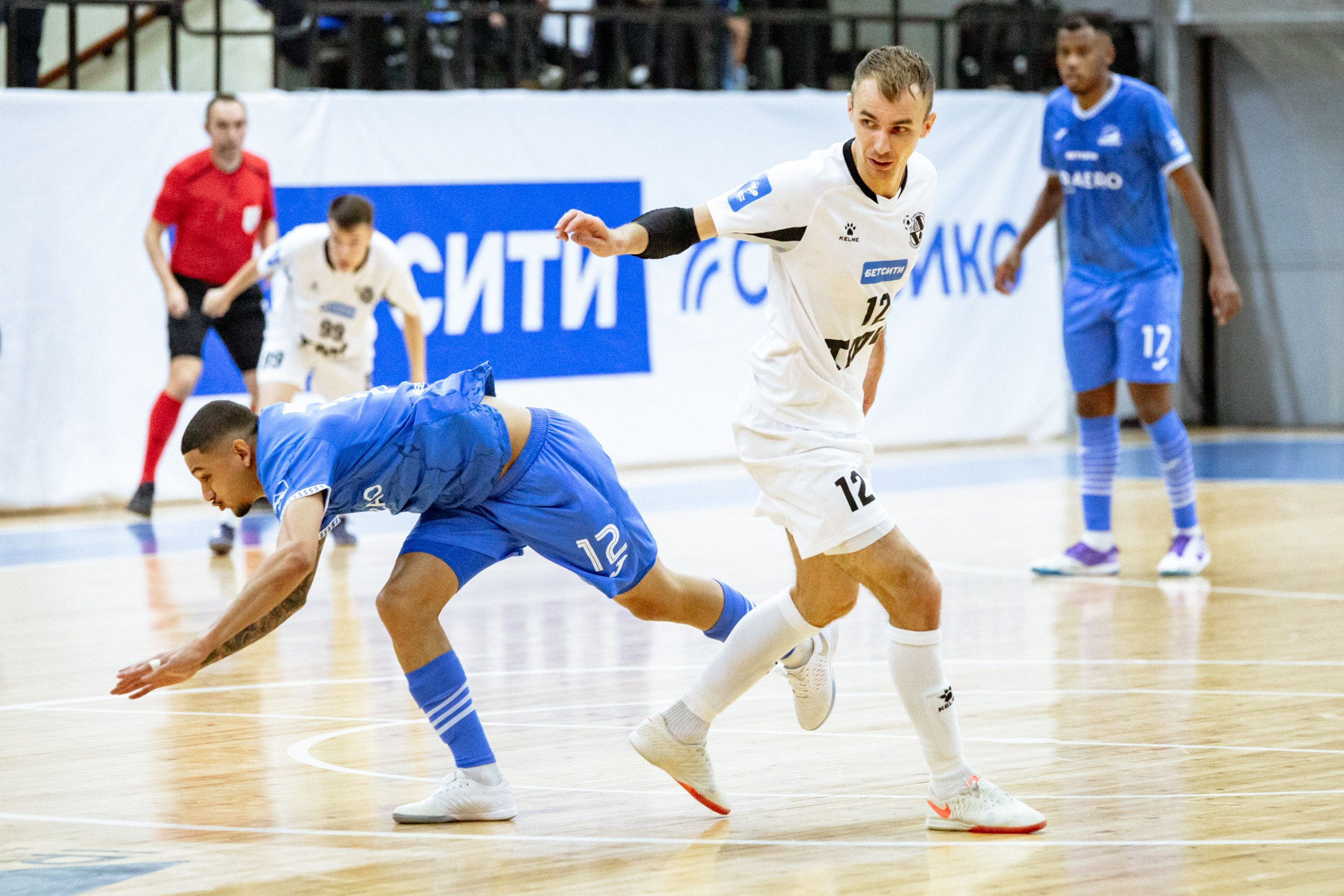 БЕТСИТИ Суперлига по футзалу | ИрАэро — Синара | 11.10.25. Фотограф в Иркутске Евгения Айвазова