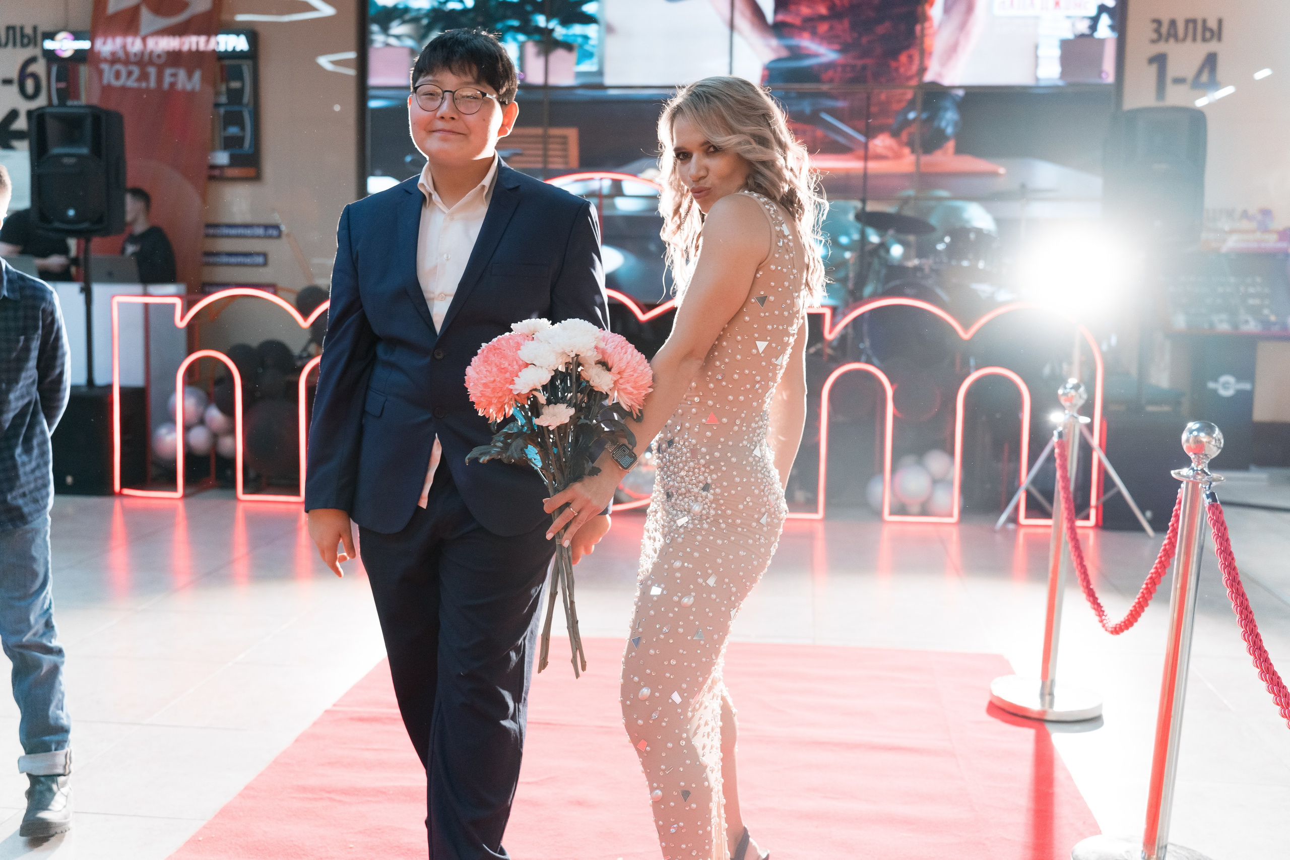 Веб-сериал «МЫ». Для тех, кто не ждёт удачи, а создаёт её. Каждая фотосессия — это твой момент, твой стиль, твой успех. 📸