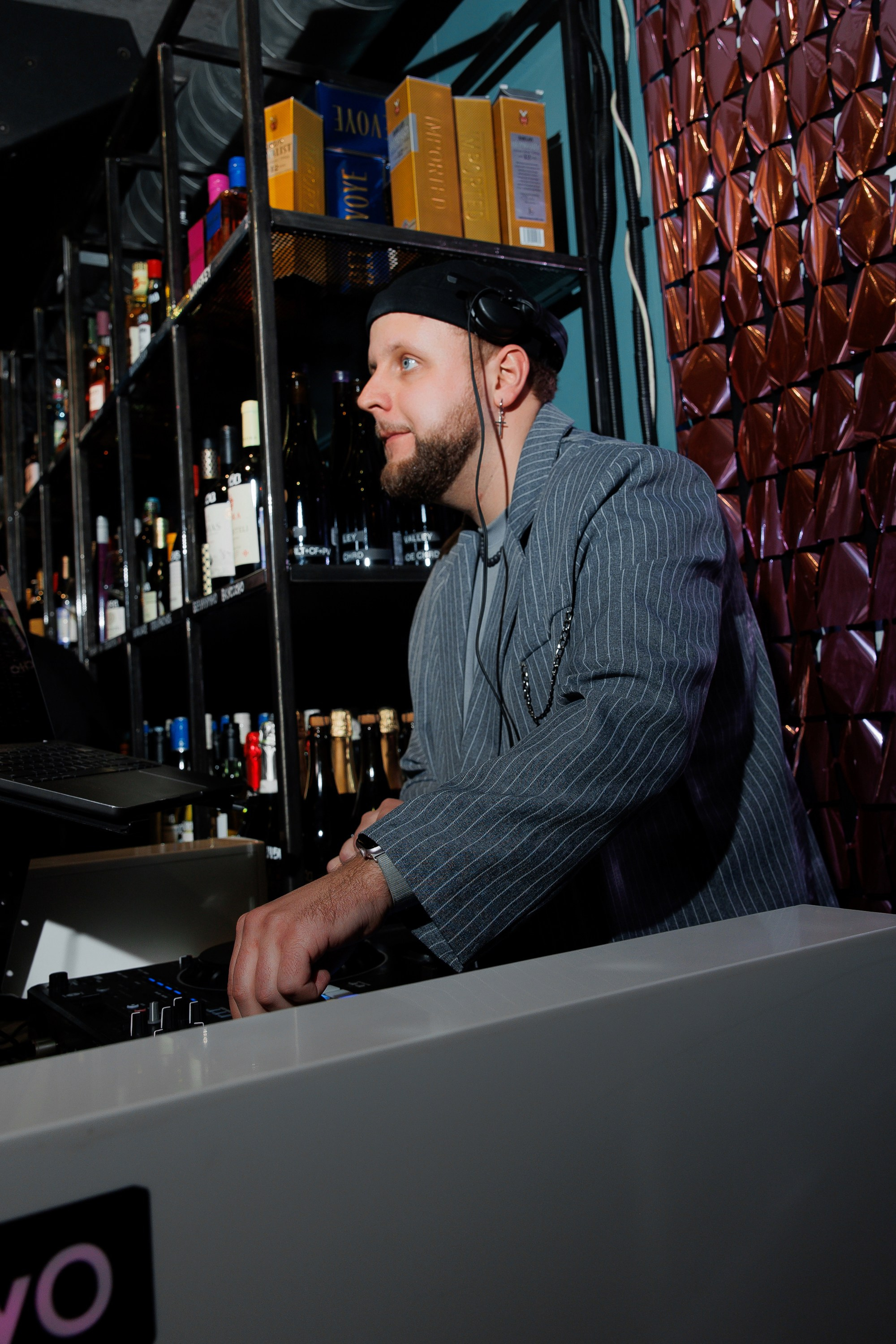 ВИНОТЕКА — 8 МАРТА. СВОИ. ФОТООТЧЕТЫ-СОБЫТИЯ-МЕСТА