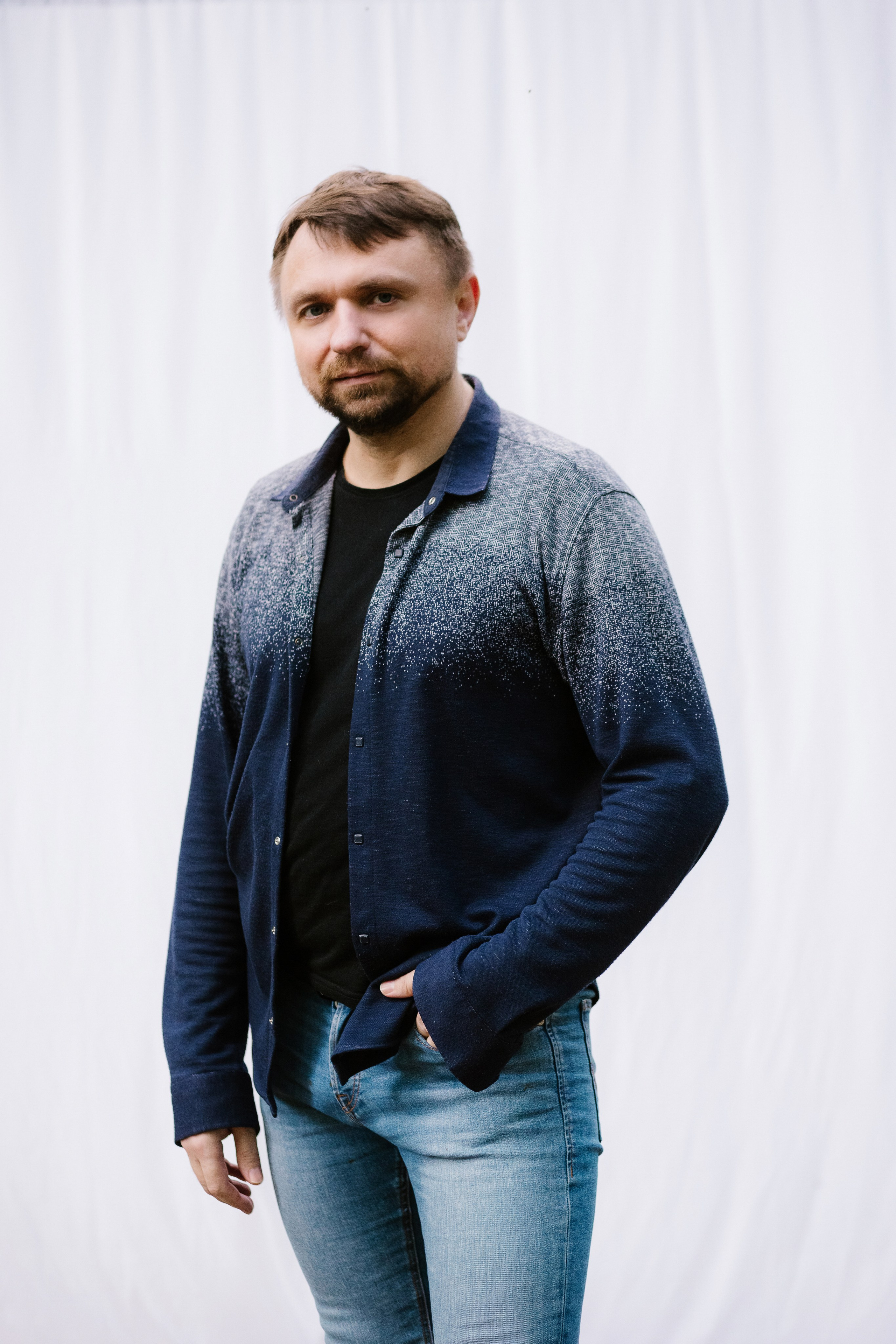 Ощущение леса в городе! Портреты на Белом Фоне в Дубках Таганрога. Свадебный и семейный фотограф в Таганроге Бакарюк Антон