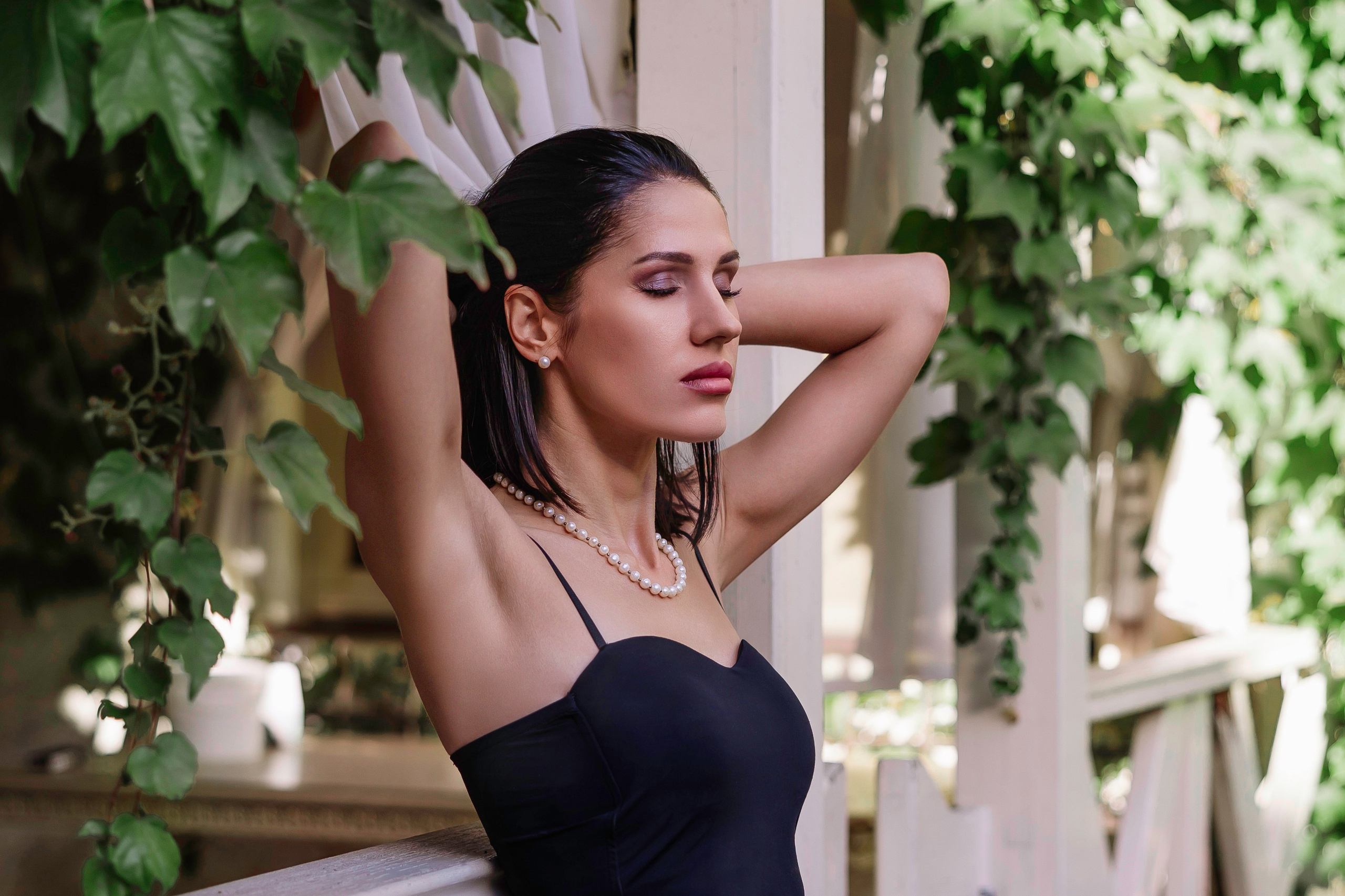 Фотограф Анна Крылова - портрет девушки с закрытыми глазами