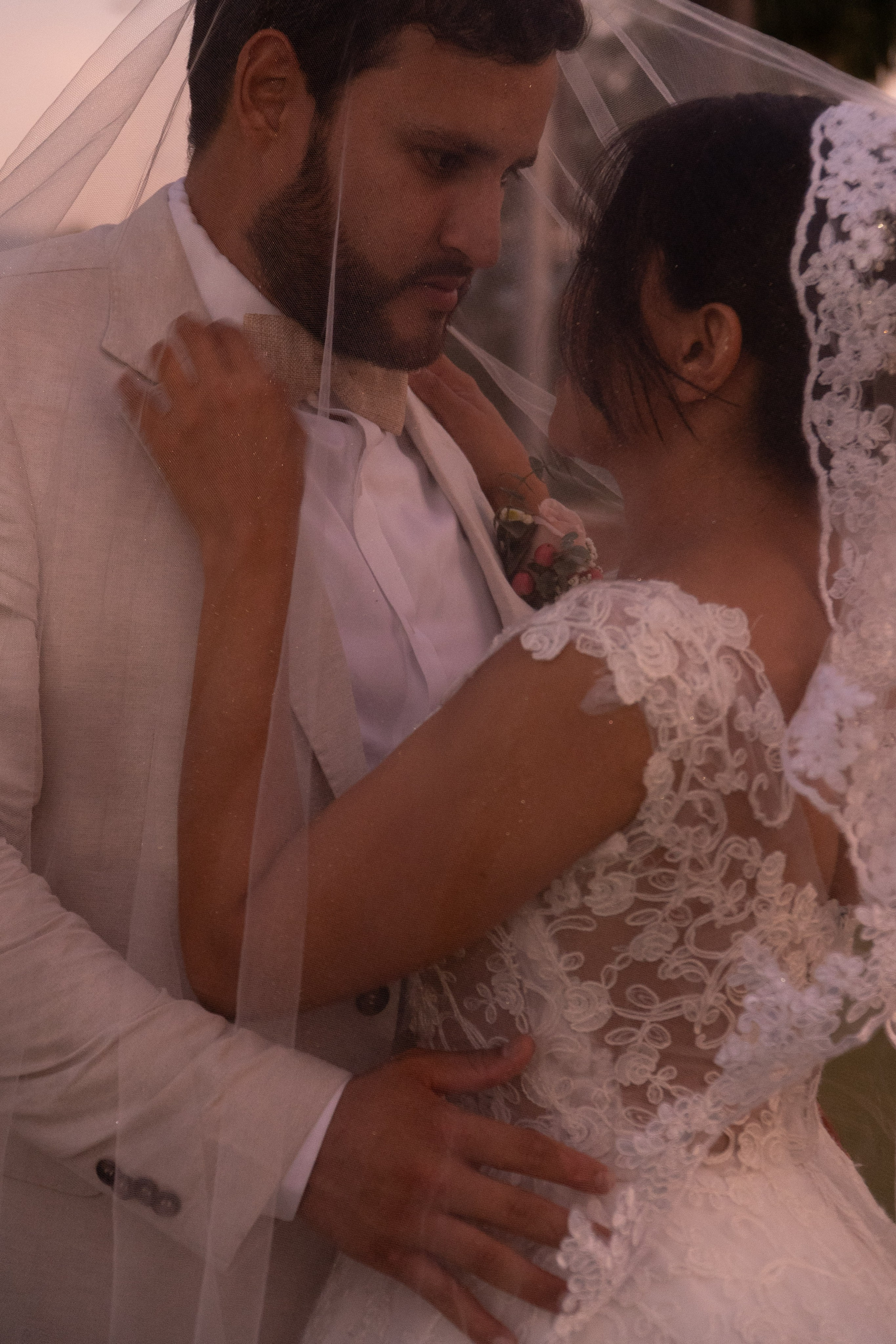 Carola & Gerson. Wedding Photographer in Barcelona and Medellin
