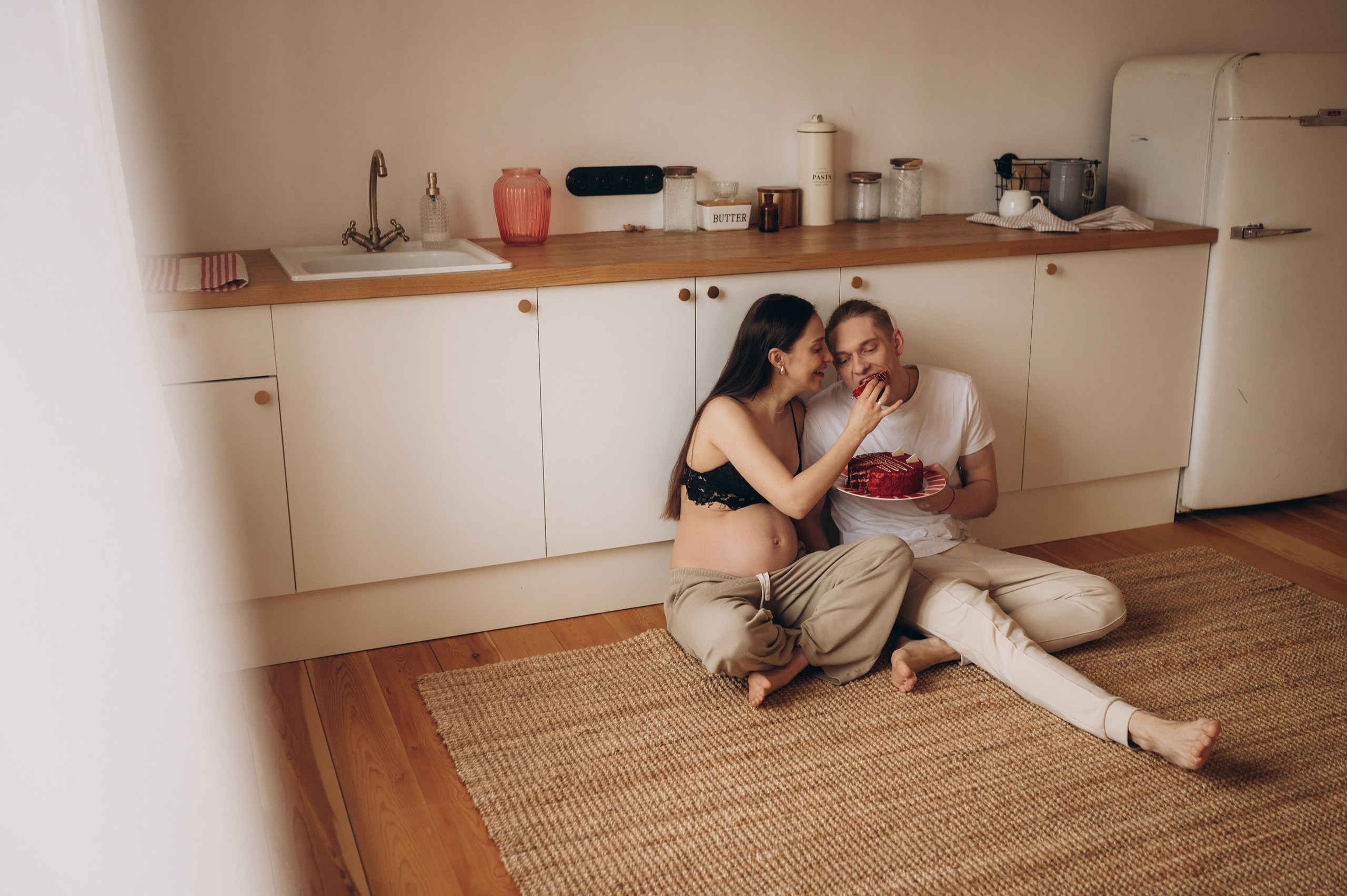 Беременность (студия Дача). Семейный фотограф Тюмень