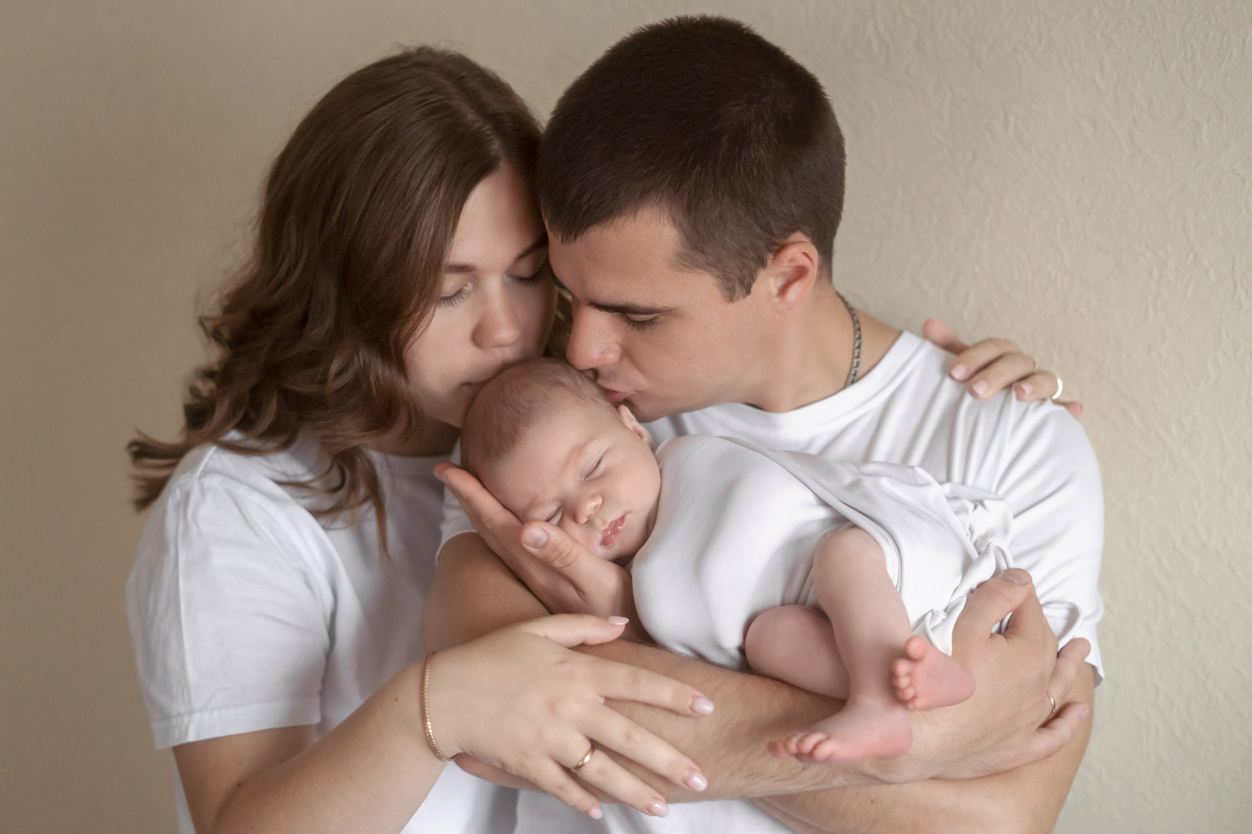 Фото с родителями. Мила Посвит Фотограф новорожденных в Тобольске