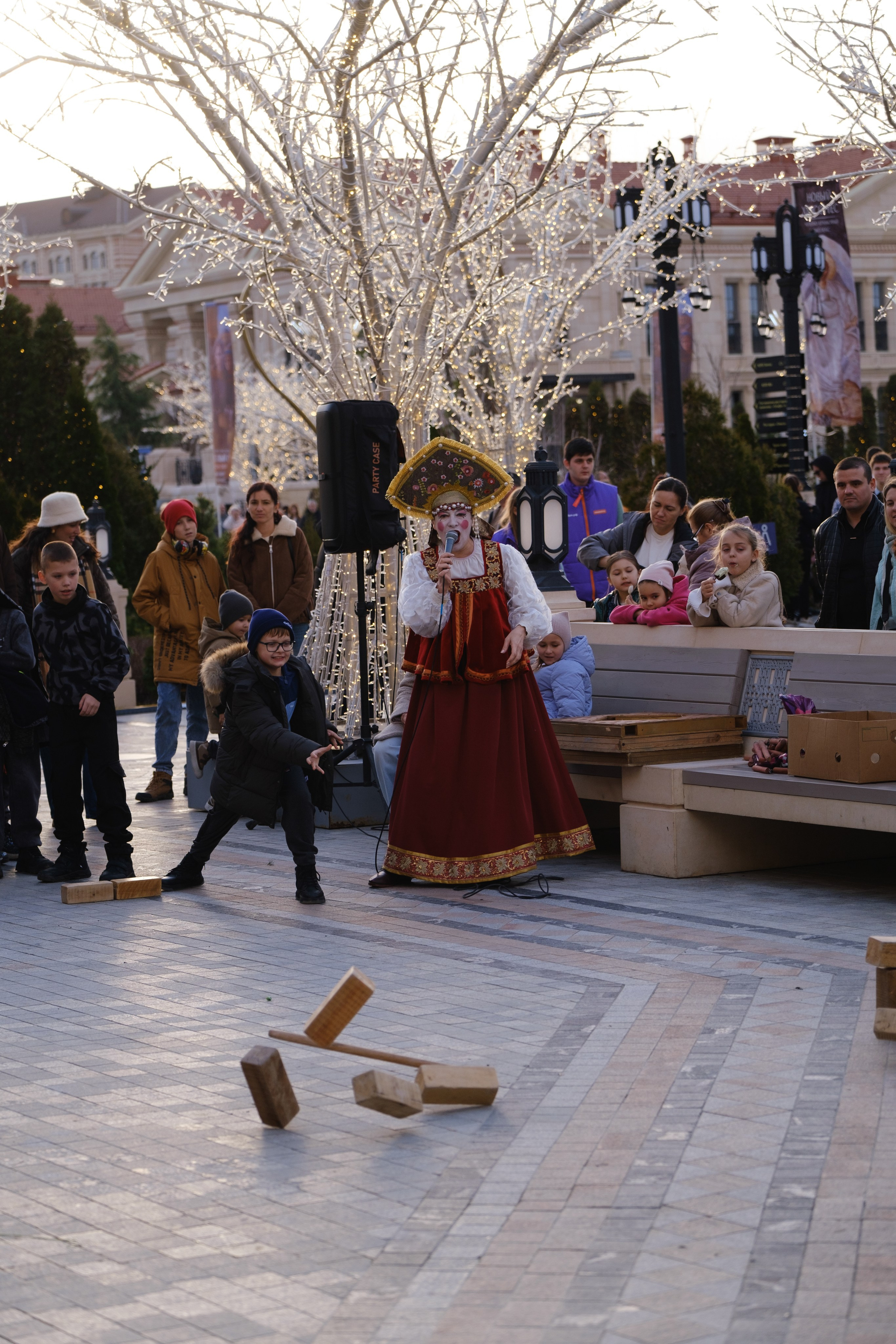 Новогодний репортаж из парка «Новый Херсонес» | Фотограф Илья Желдак. Профессиональная фотосъемка в Крыму. Натуральные эмоции и живые кадры. Забронируйте дату прямо сейчас!