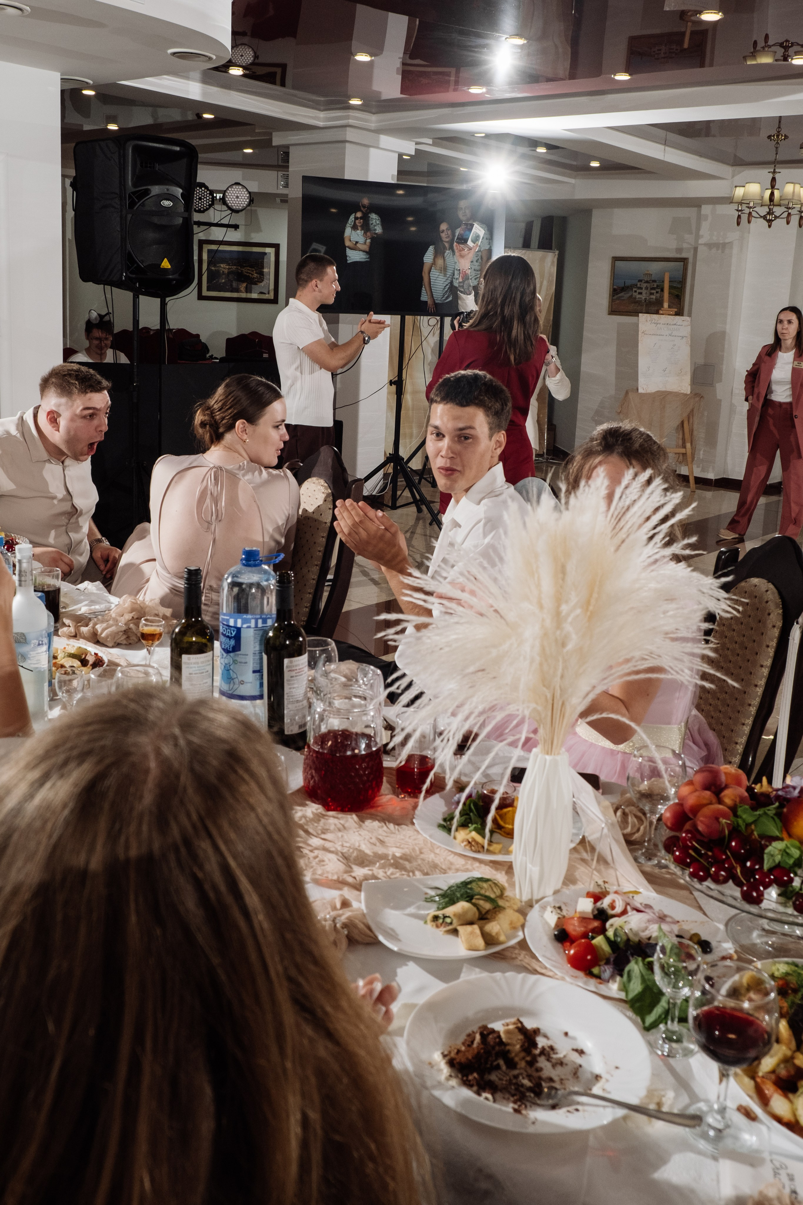 Свадебный ретопртаж. Профессиональная фотосъемка в Крыму. Натуральные эмоции и живые кадры. Забронируйте дату прямо сейчас!