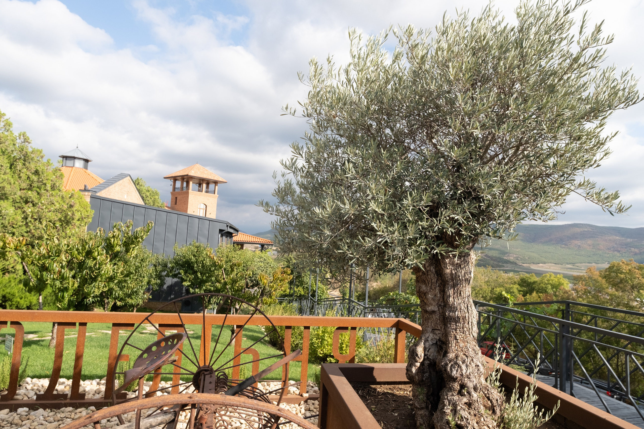 Самые красивые локации города Севастополь. Где пофотографироваться в Севастополе? Локации для фото. 1 место. Первое место. Место. Бывшее мес. Профессиональная фотосъемка в Крыму. Натуральные эмоции и живые кадры. Забронируйте дату прямо сейчас!