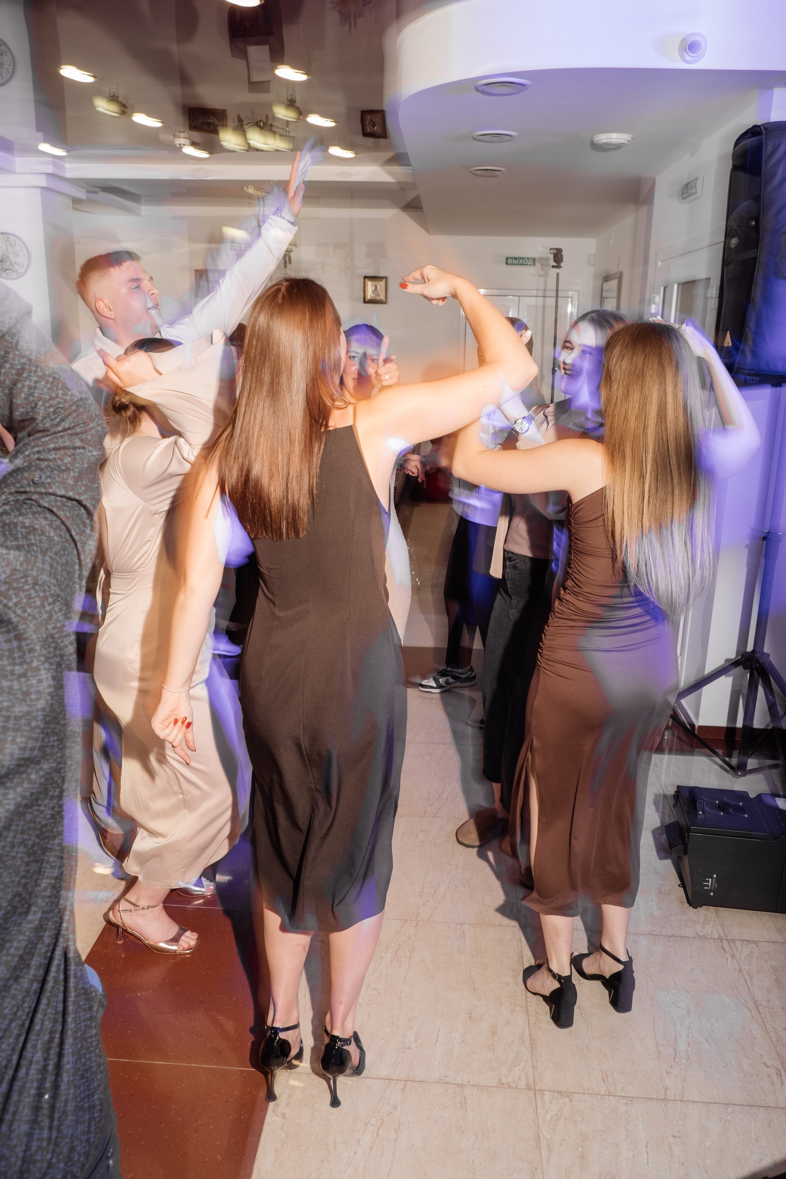 Свадебный ретопртаж. Профессиональная фотосъемка в Крыму. Натуральные эмоции и живые кадры. Забронируйте дату прямо сейчас!