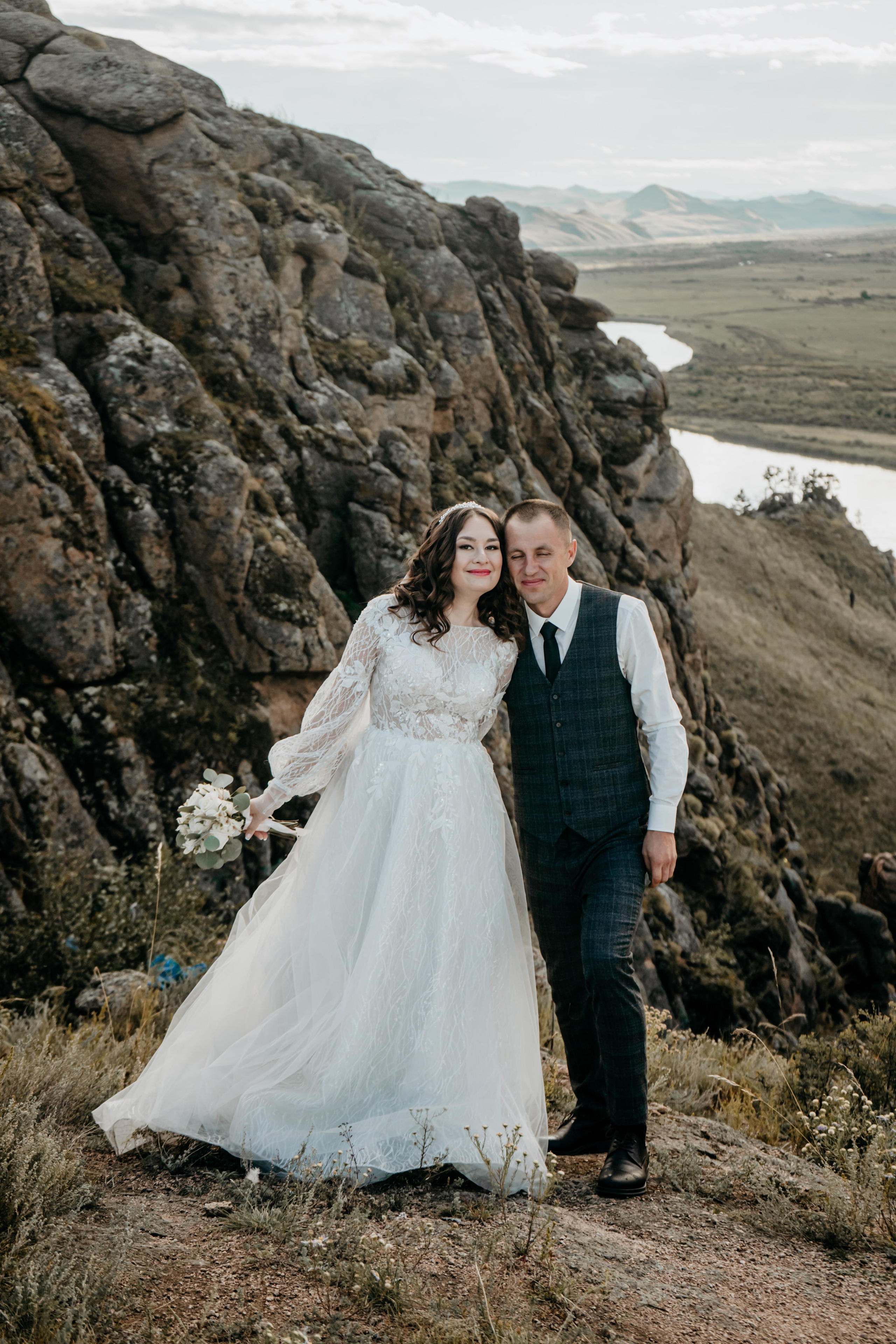 Свадебный фотографии с прогулки в окрестностях Улан-Удэ. Фотограф в Улан-Удэ. Свадебный фотограф в Улан-Удэ