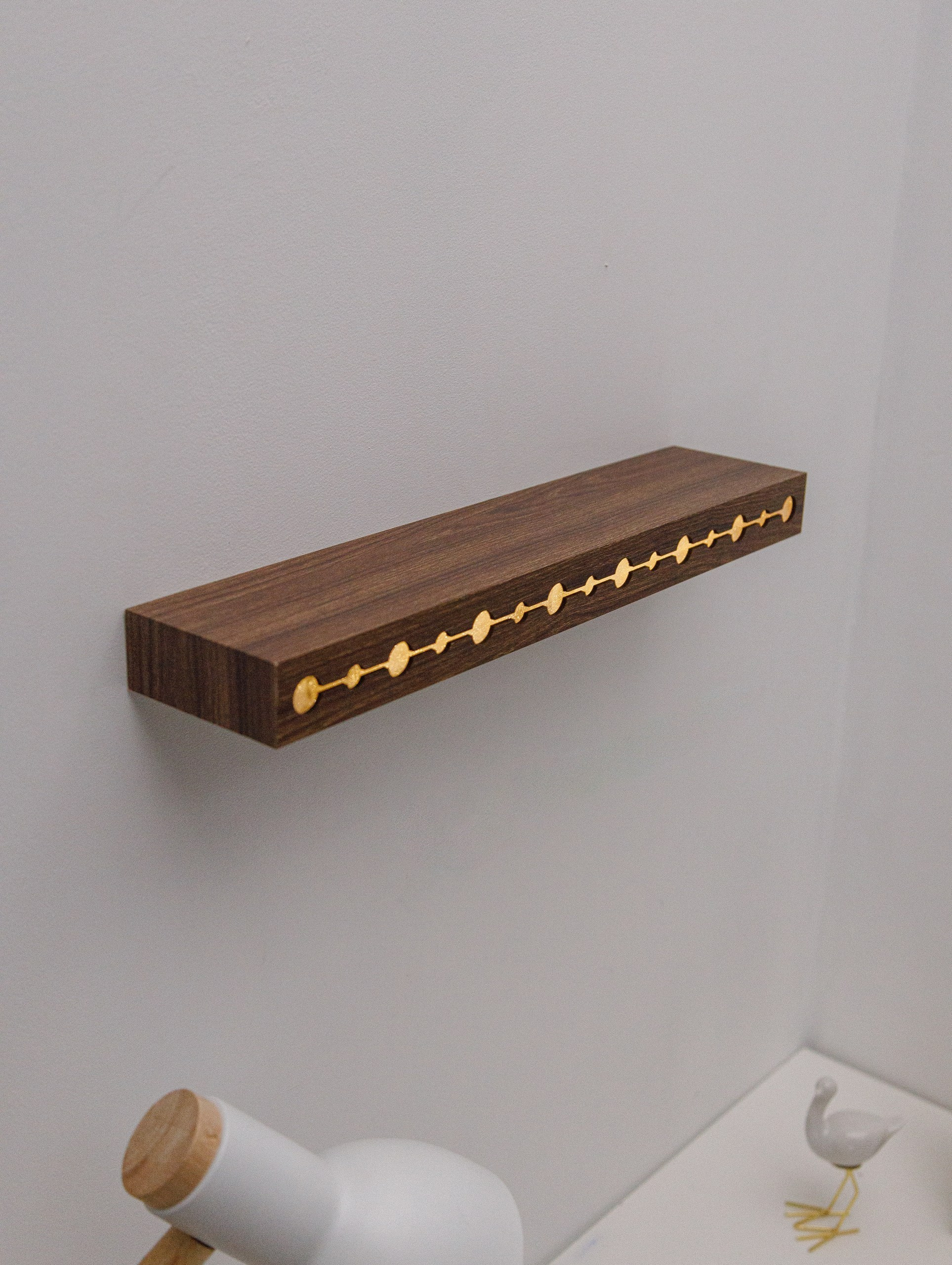 Съёмка полок с подсветкой. Студия коммерческой съемки ХВОЯ