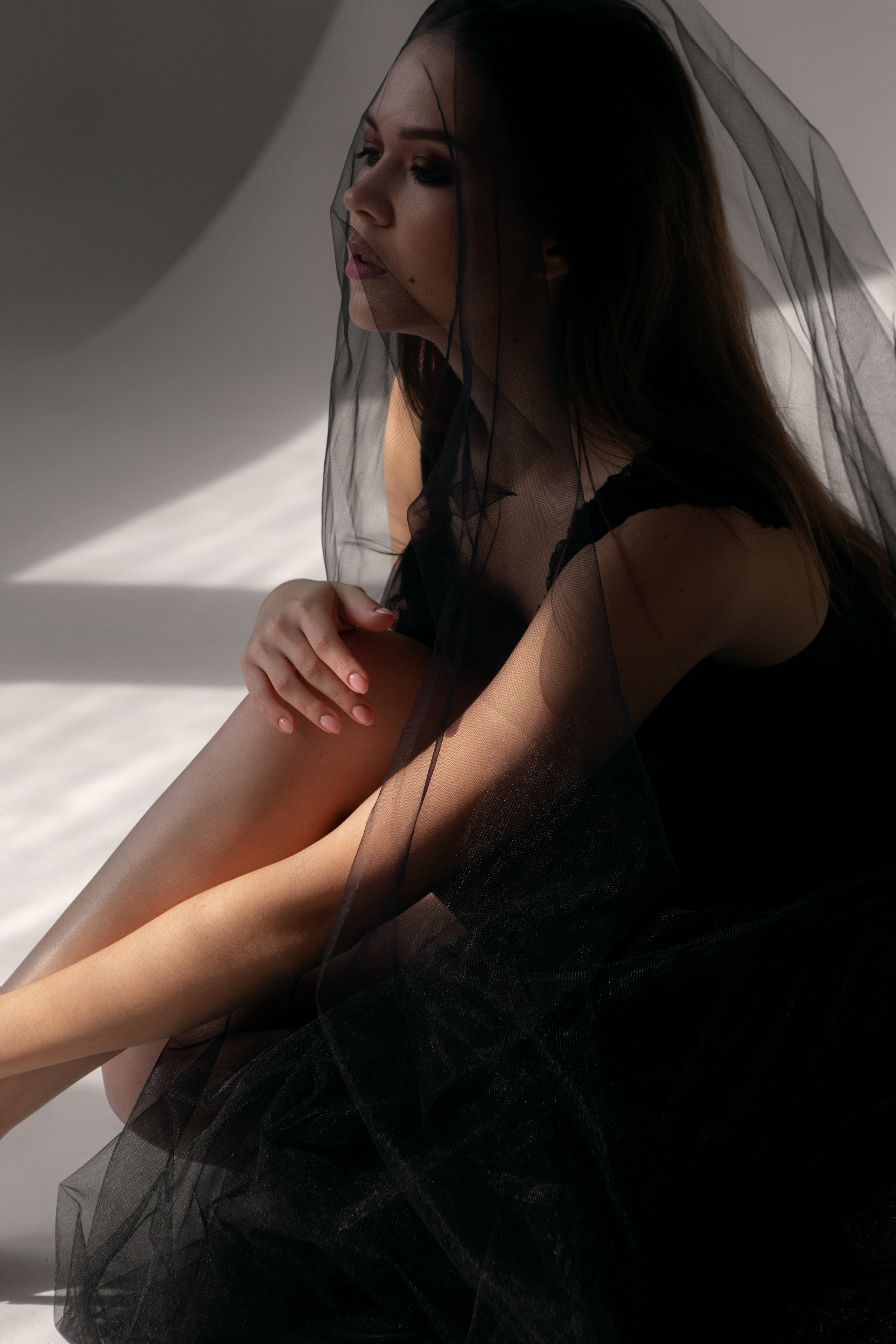 Портрет девушки с черной вуалью