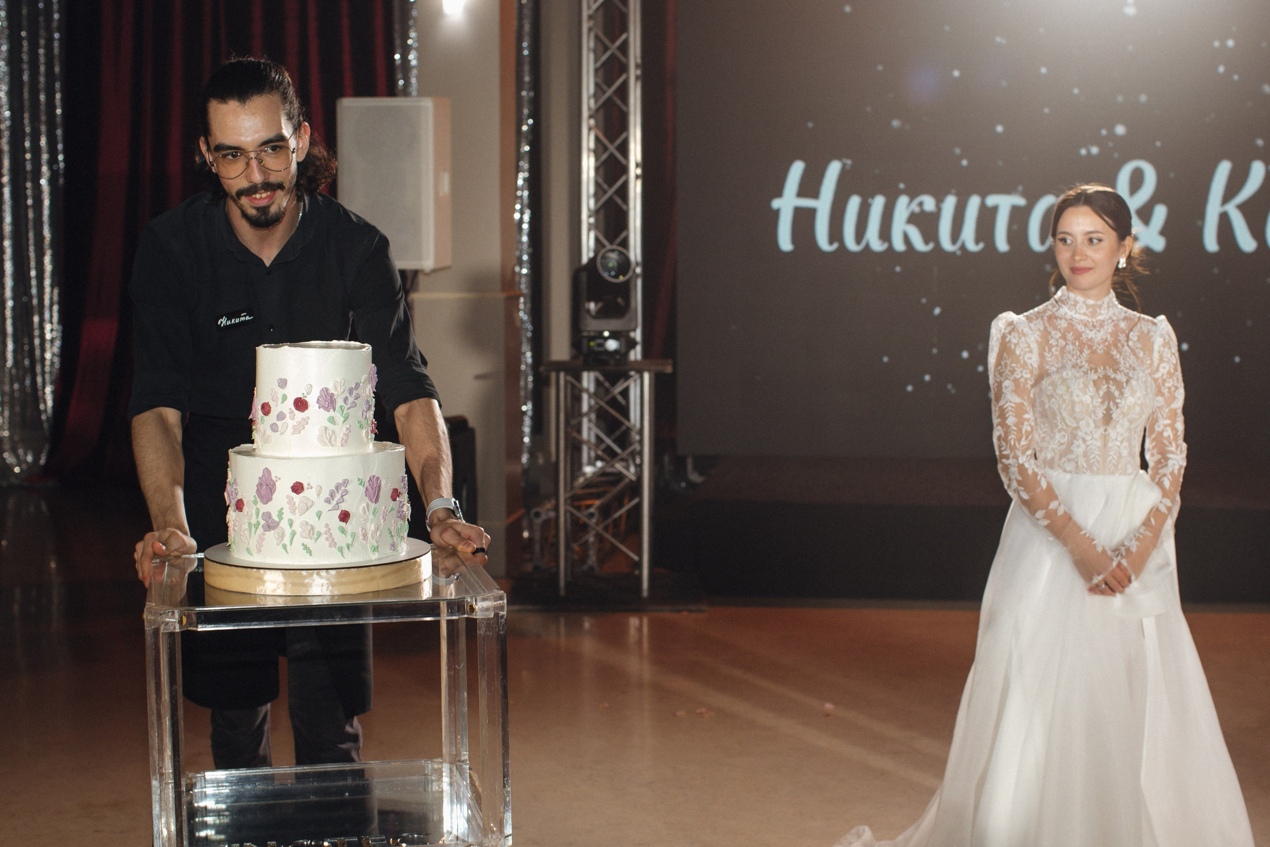 Банкет (Ксения & Никита). Свадебные фотографы в г. Сургут Маркова Наталья и Замахина Елена