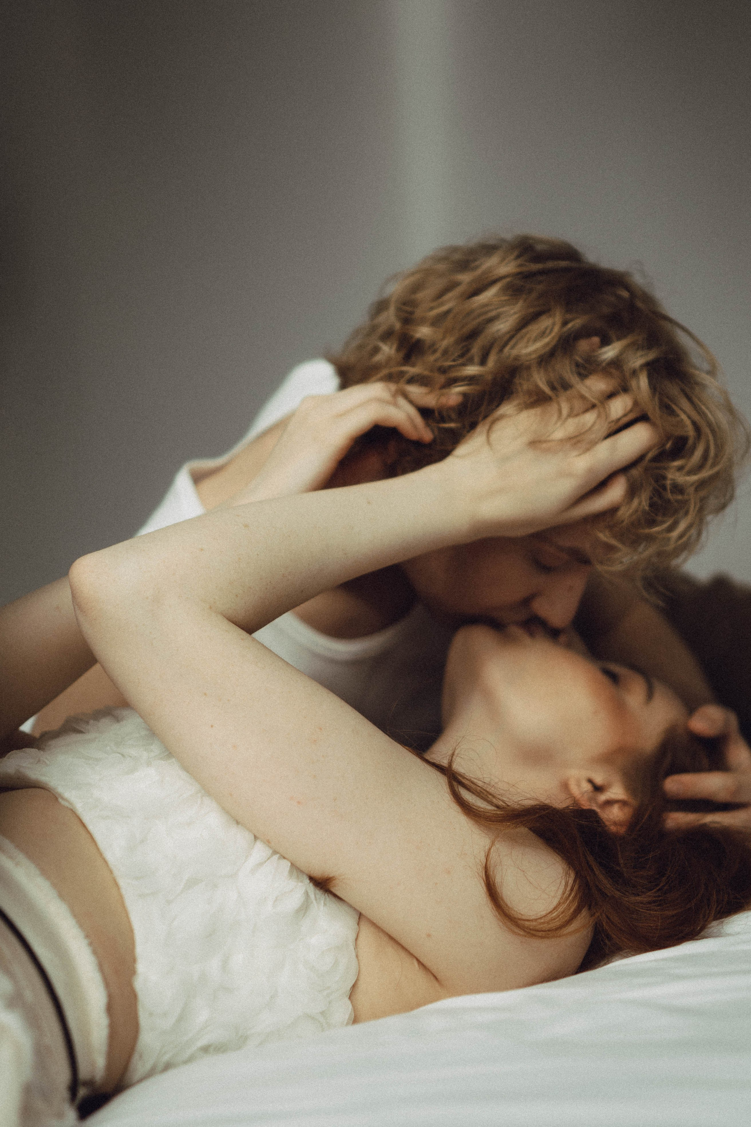 СВАДЕБНАЯ СЬЕМКА В ОТЕЛЕ. СБОРЫ ЖЕНИХА И НЕВЕСТЫ И ТАКЖЕ ТОР И ПОДГОТОВКА К ПРОГУЛКЕ. Профессиональный фотограф, Санкт-Петербург — Виктория Богомолова