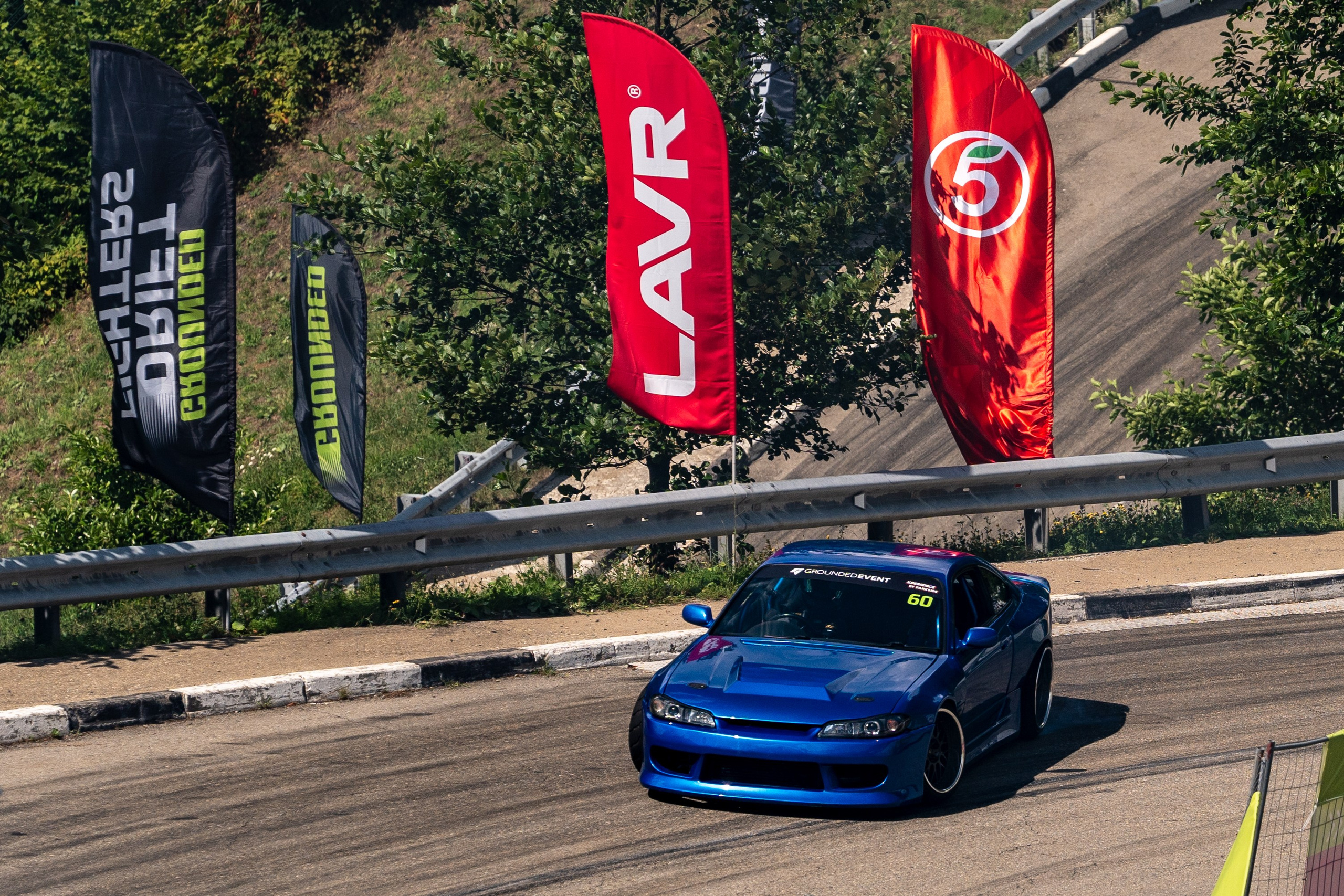 Фотоотчет партнеской интеграции для сети «Пятерочка» на фестивале «Grounded». Репортажный фотограф в Красной Поляне и Сочи Павлюченко Екатерина