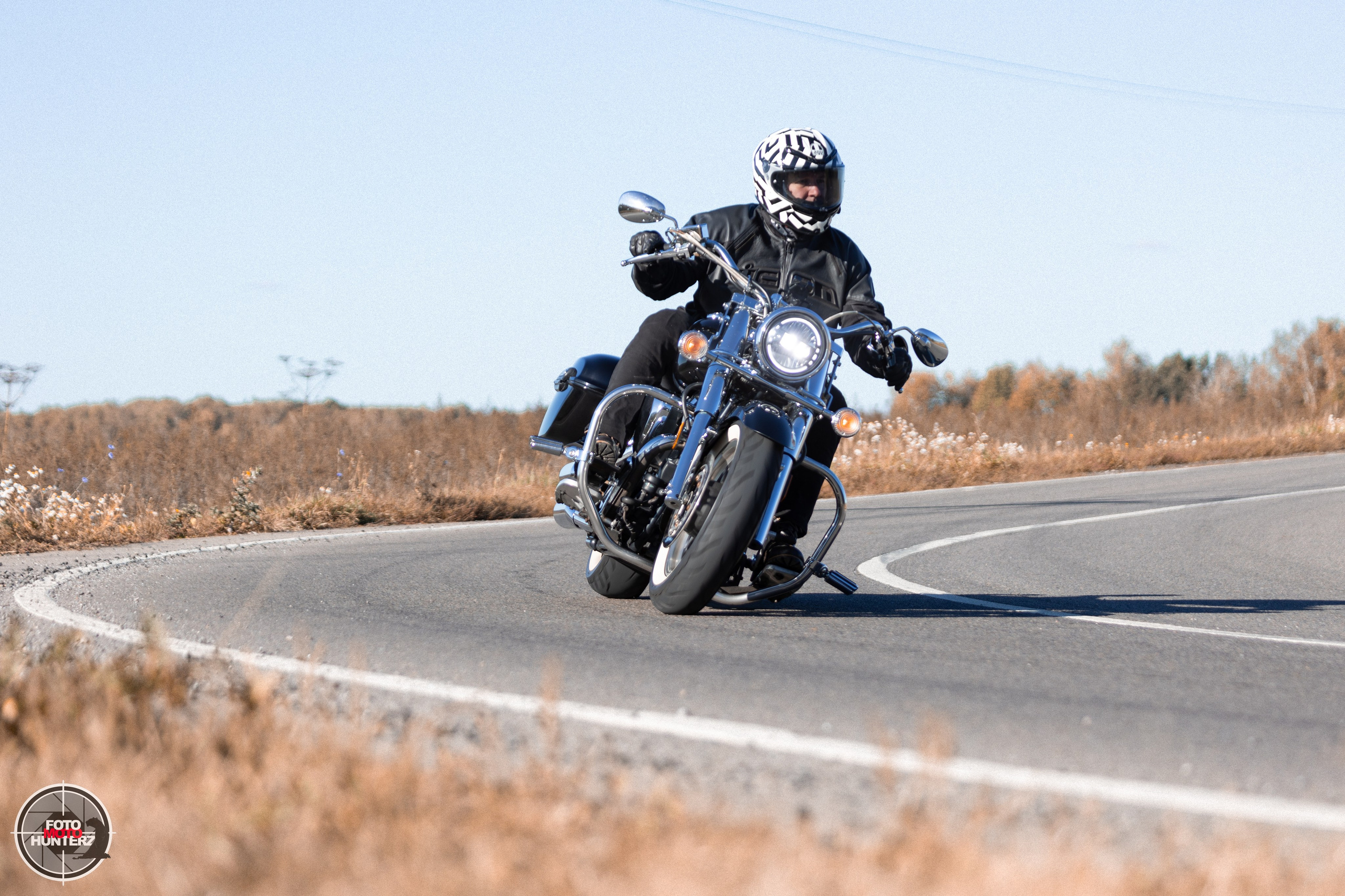 Мотоциклы на улицах города. Фотограф Ольга Гирусова «Пантерочка» Москва