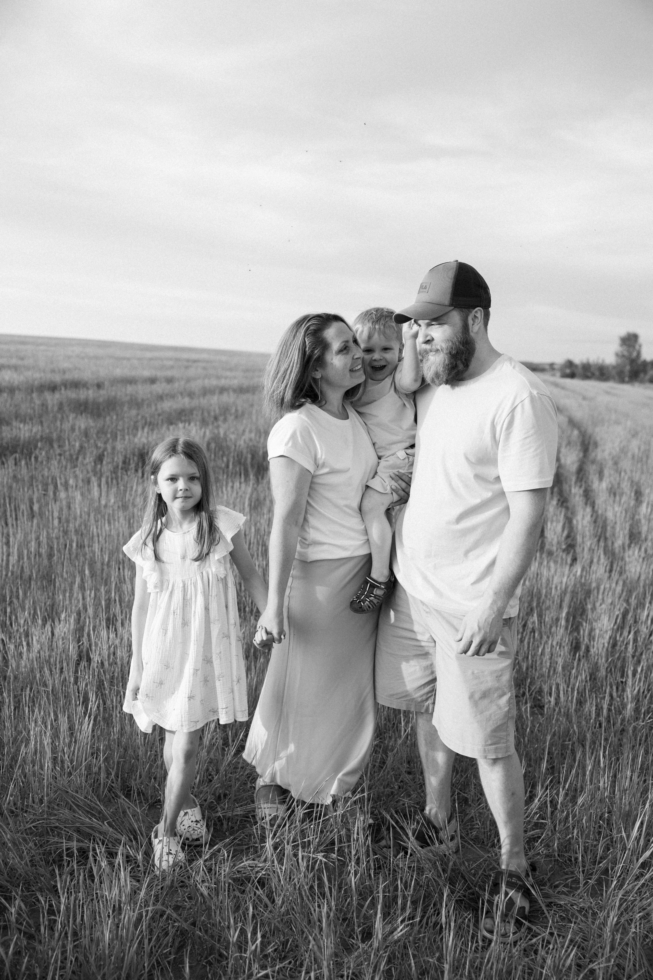 Летняя семейная с Юлей, Никитой и их детишками. Привет! Меня зовут Лера, я фотограф в Нижнем Новгороде