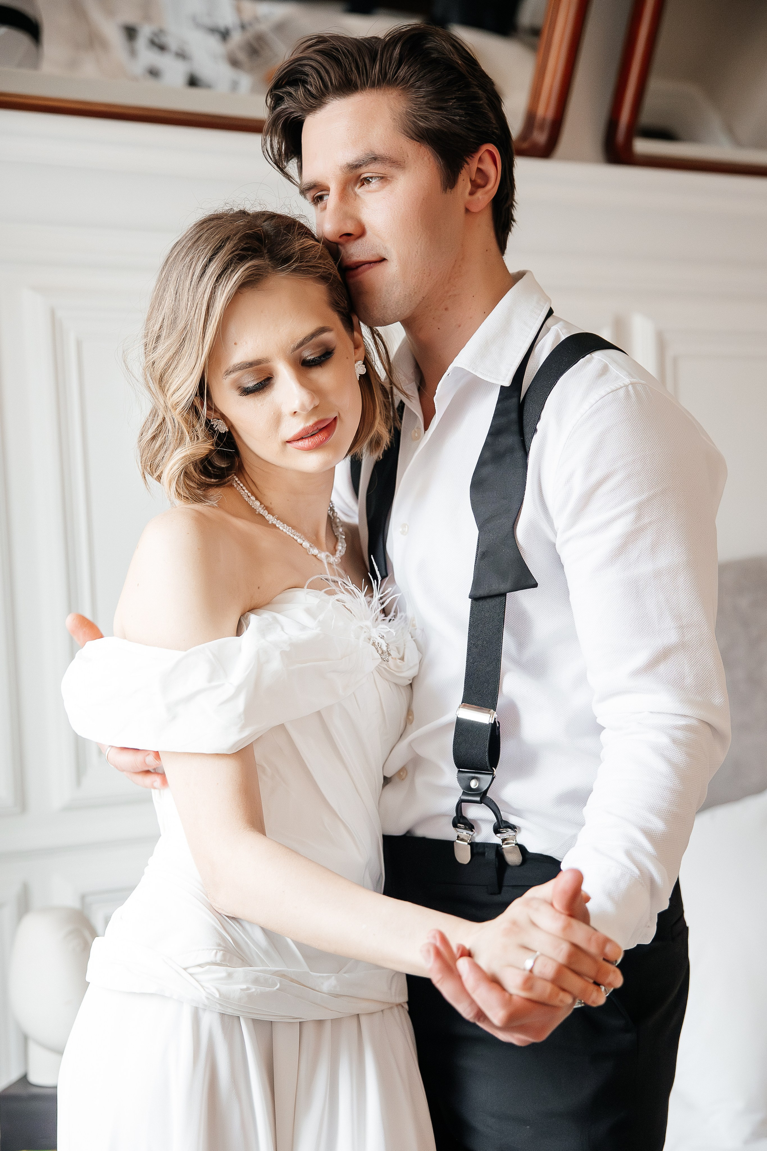 Утро жениха и невесты в отеле. Свадебный и семейный фотограф в Москве Красинская Мария