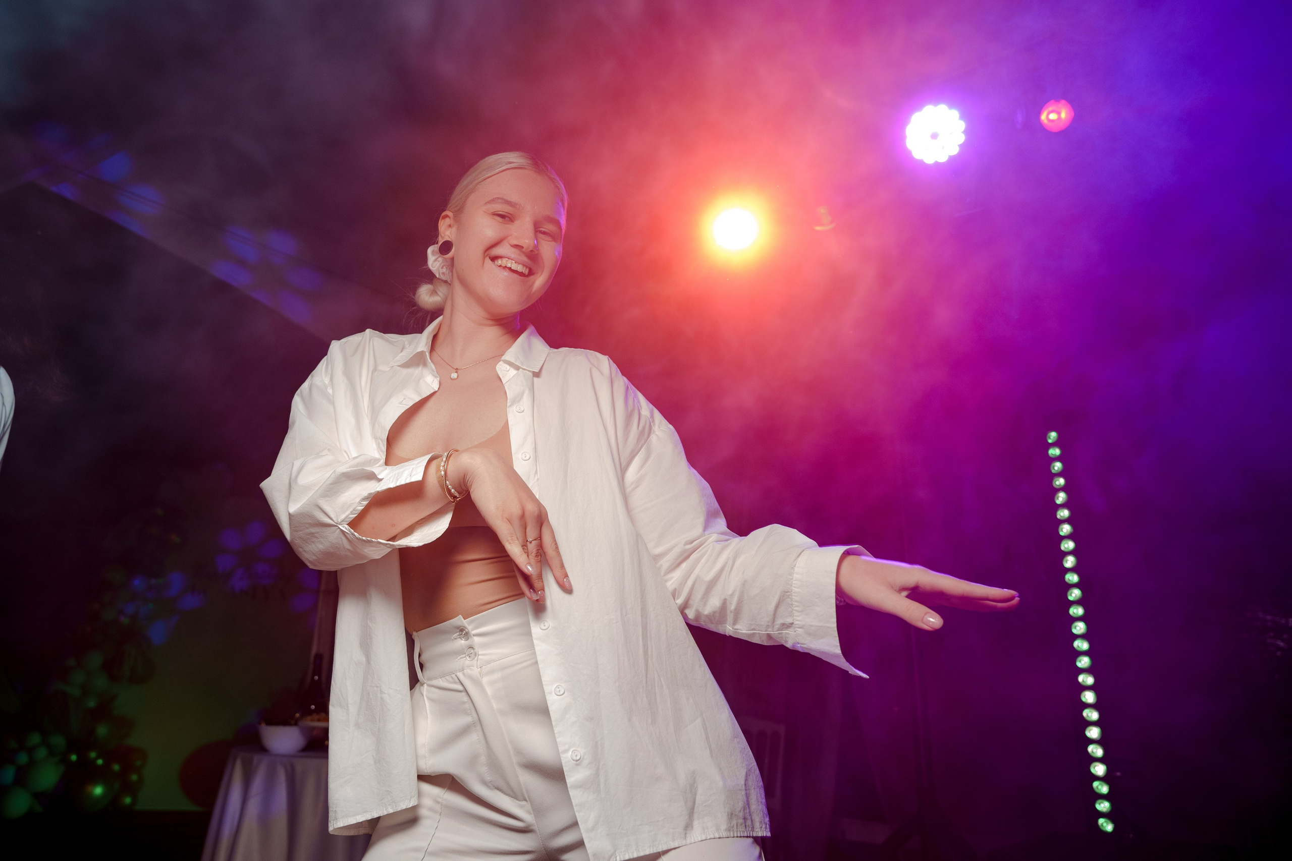 День рождения в шатре на водохранилище. Репортажный фотограф Москва Сергей Дружинин