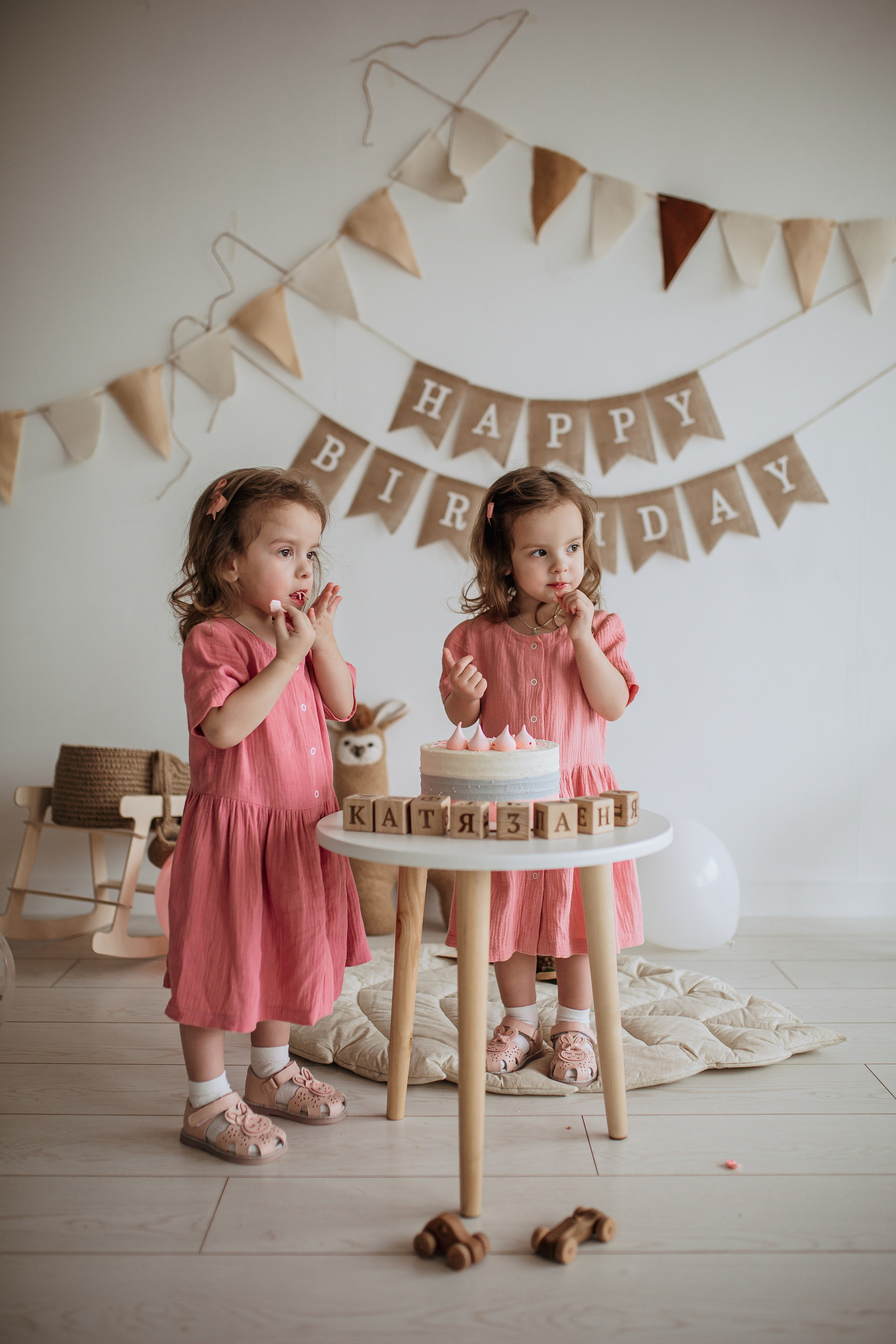 Катя & Аня 3 годика. Семейный и Свадебный фотограф в Санкт-Петербурге Плохая Екатерина