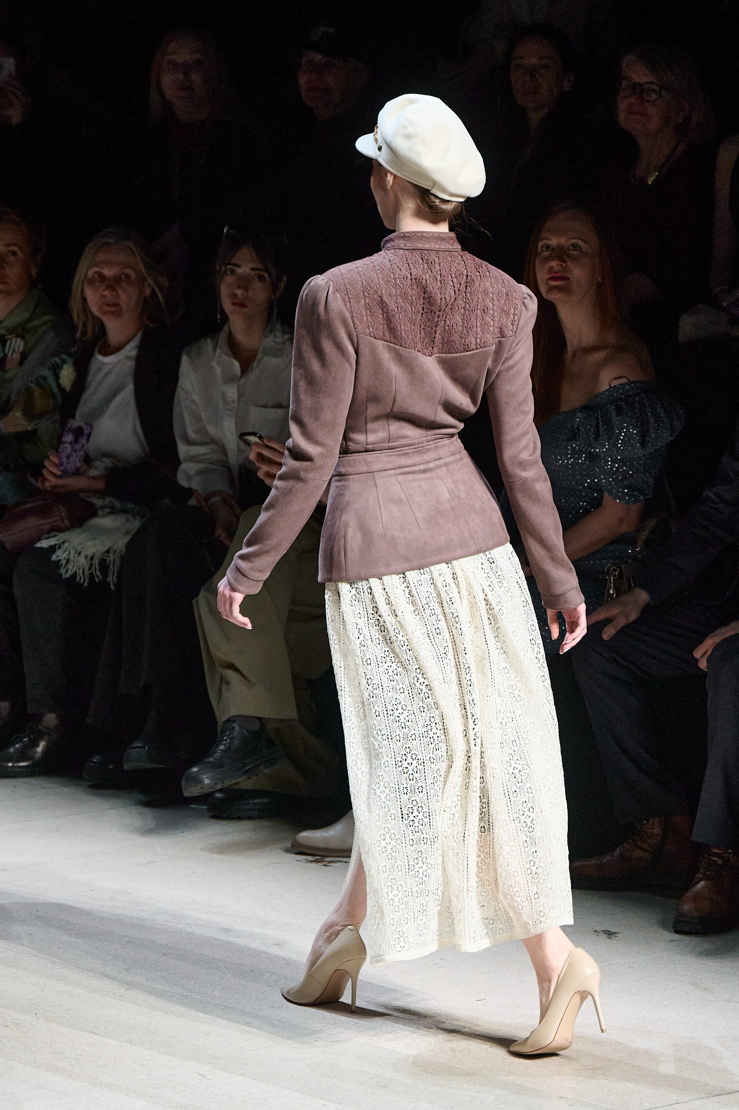 ЕЛЕЦКИЕ КРУЖЕВА. Московская неделя моды. 2025. Дима Бабушкин. Фотограф. Подиум. Репортаж. Творчество. Дорого