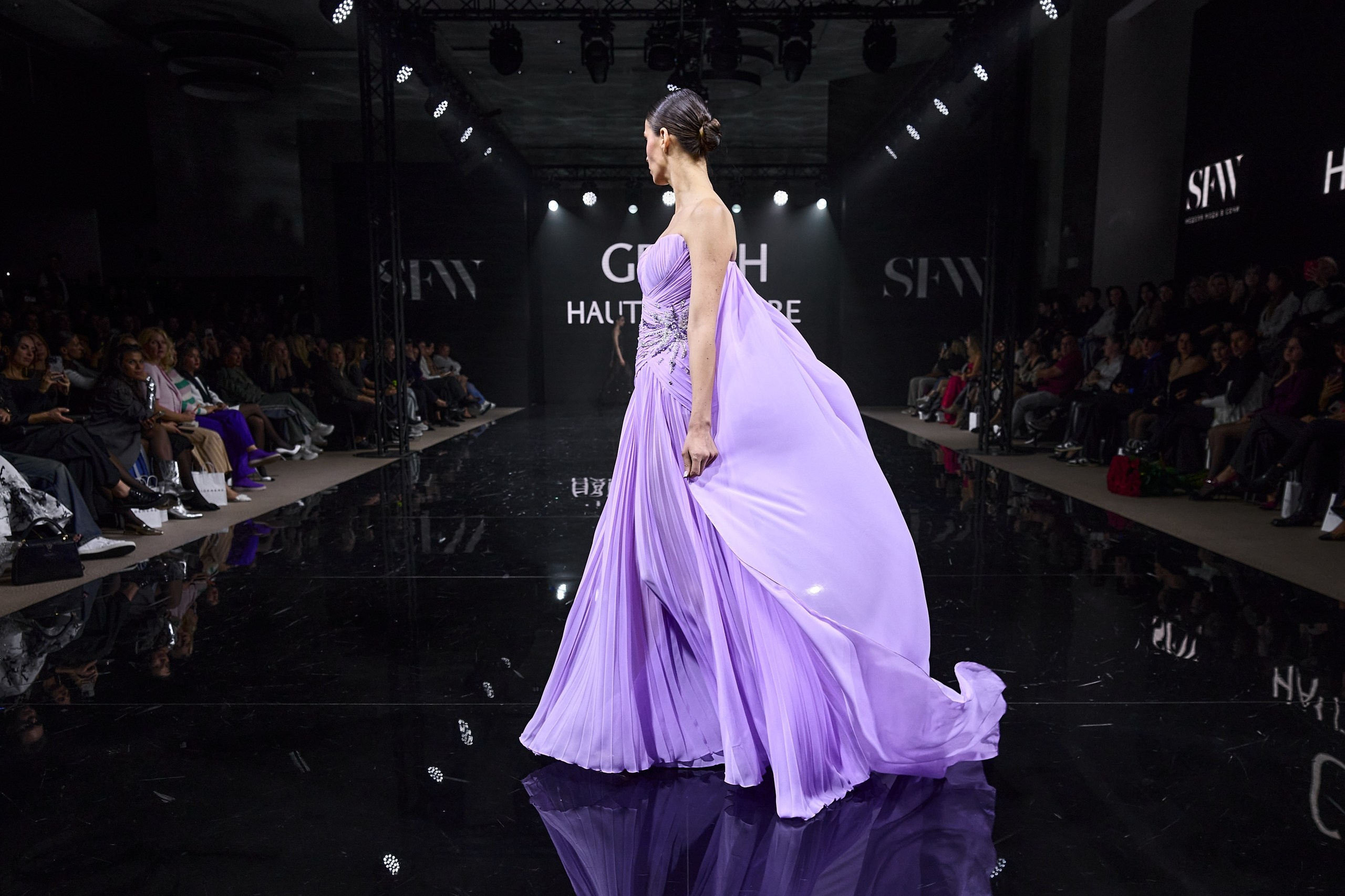 Grach Haute Couture на Sochi Fashion Week 2025, 5 ноября 2025. Дима Бабушкин. Фотограф. Подиум. Репортаж. Творчество. Дорого