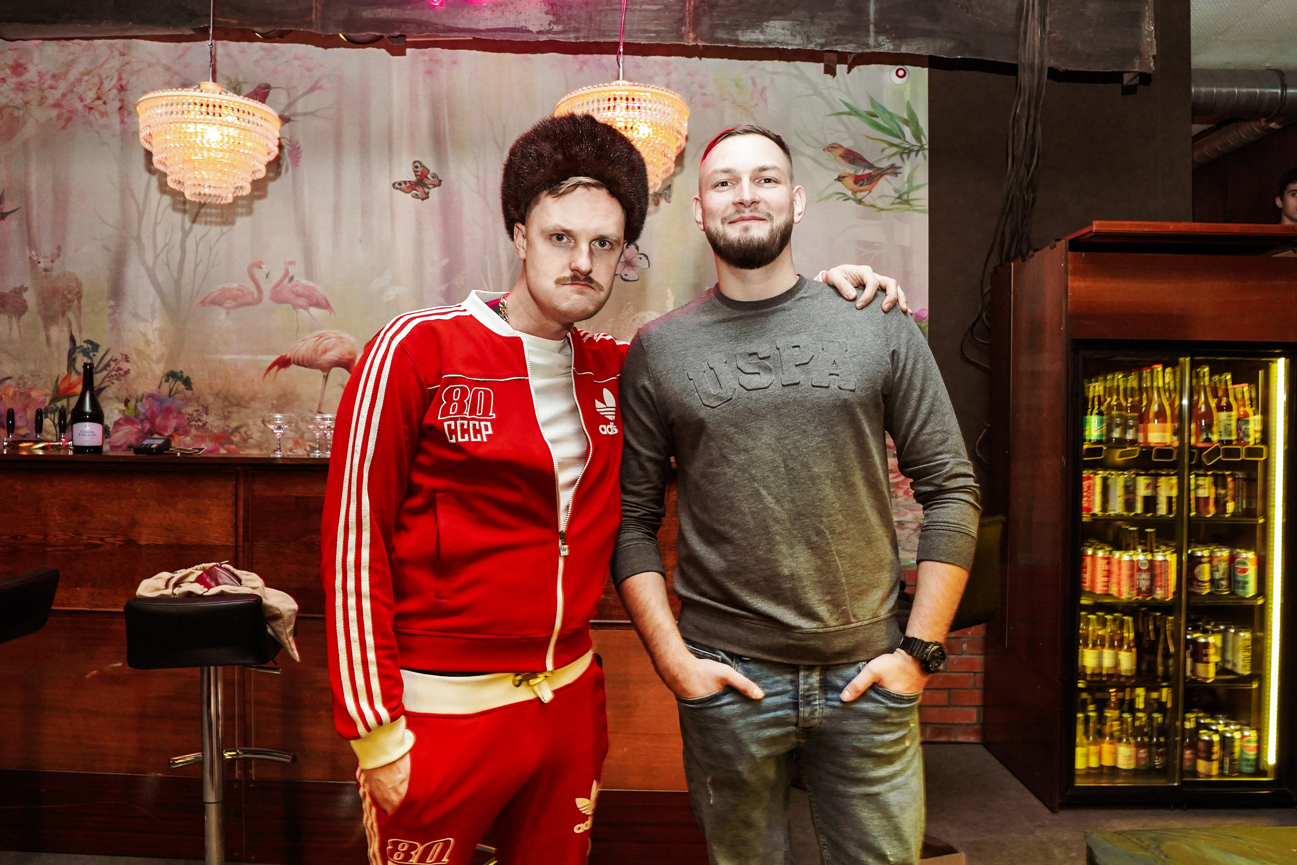 Бильярдная. ОЧЕНЬ ПЛОХОЙ ФОТОГРАФ