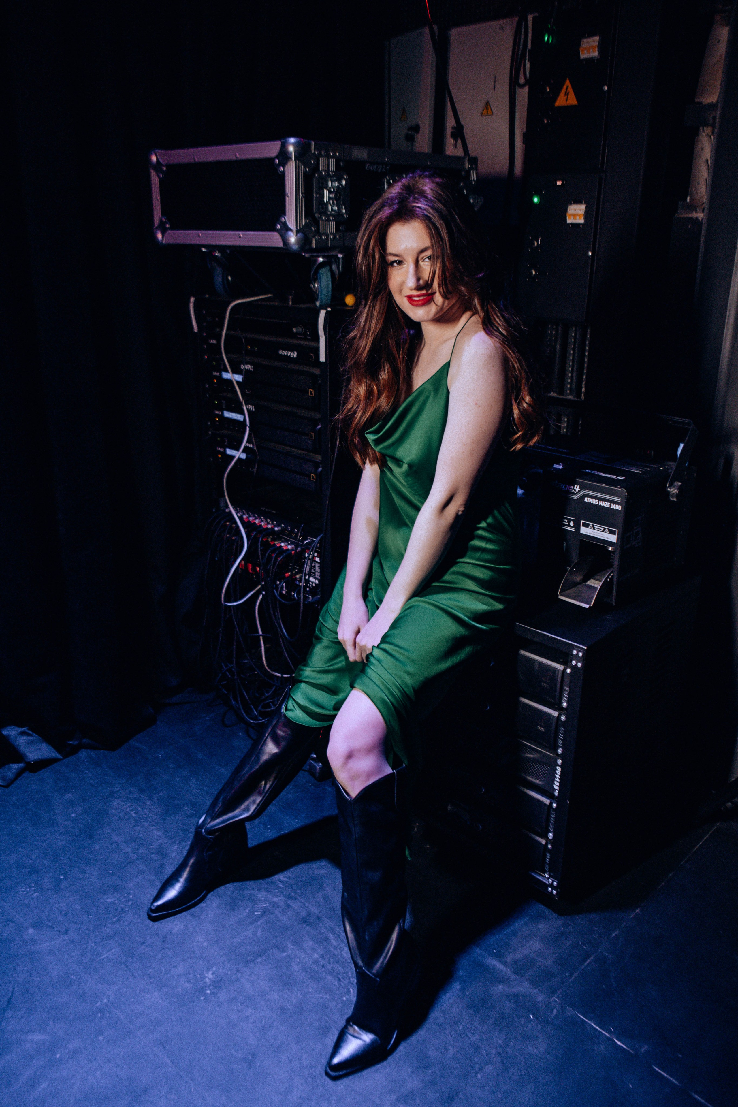 Катя. Контакты