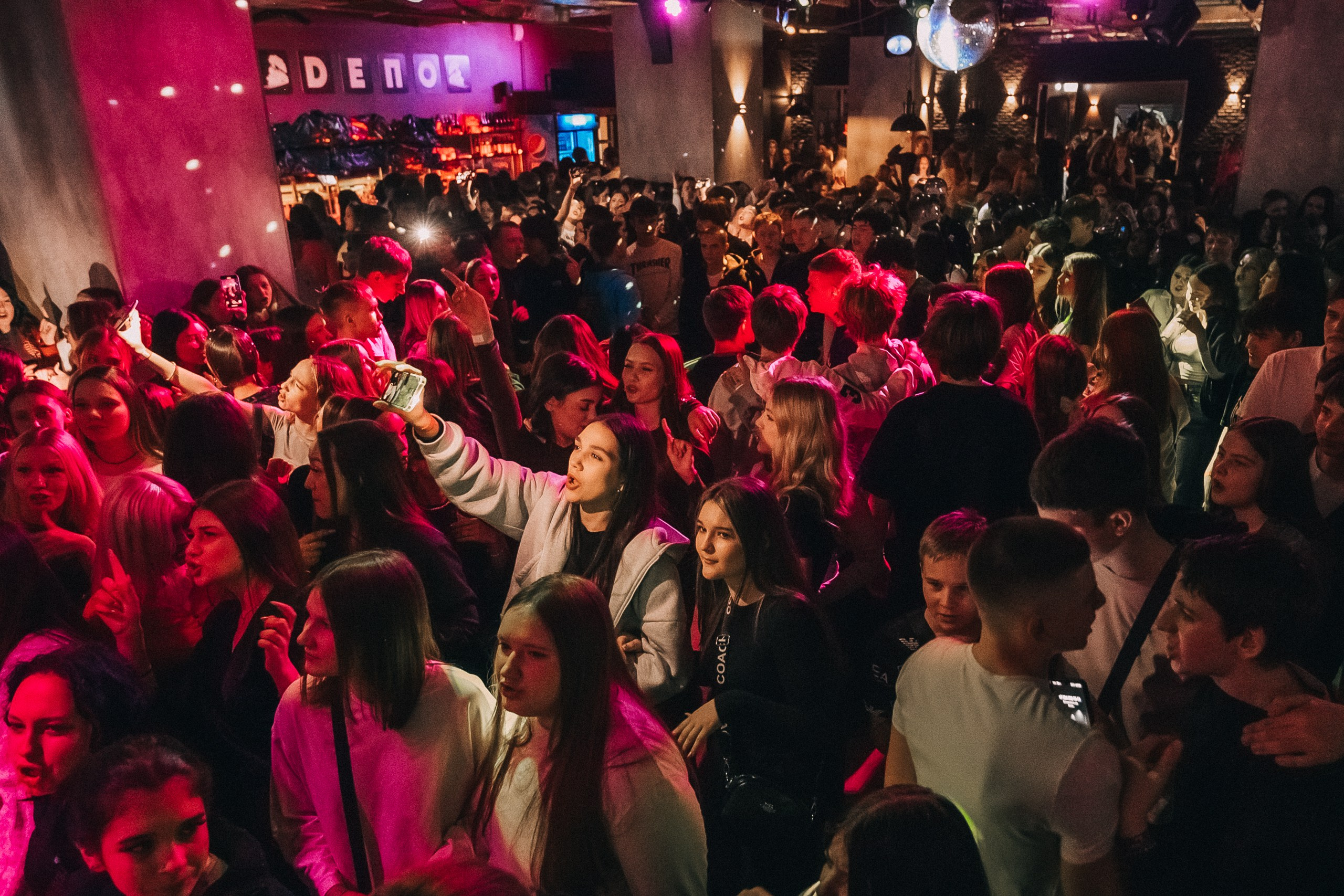 8 MARCH WOMENS DAY PARTY. Фотограф в Кемерово Владислав Шульц