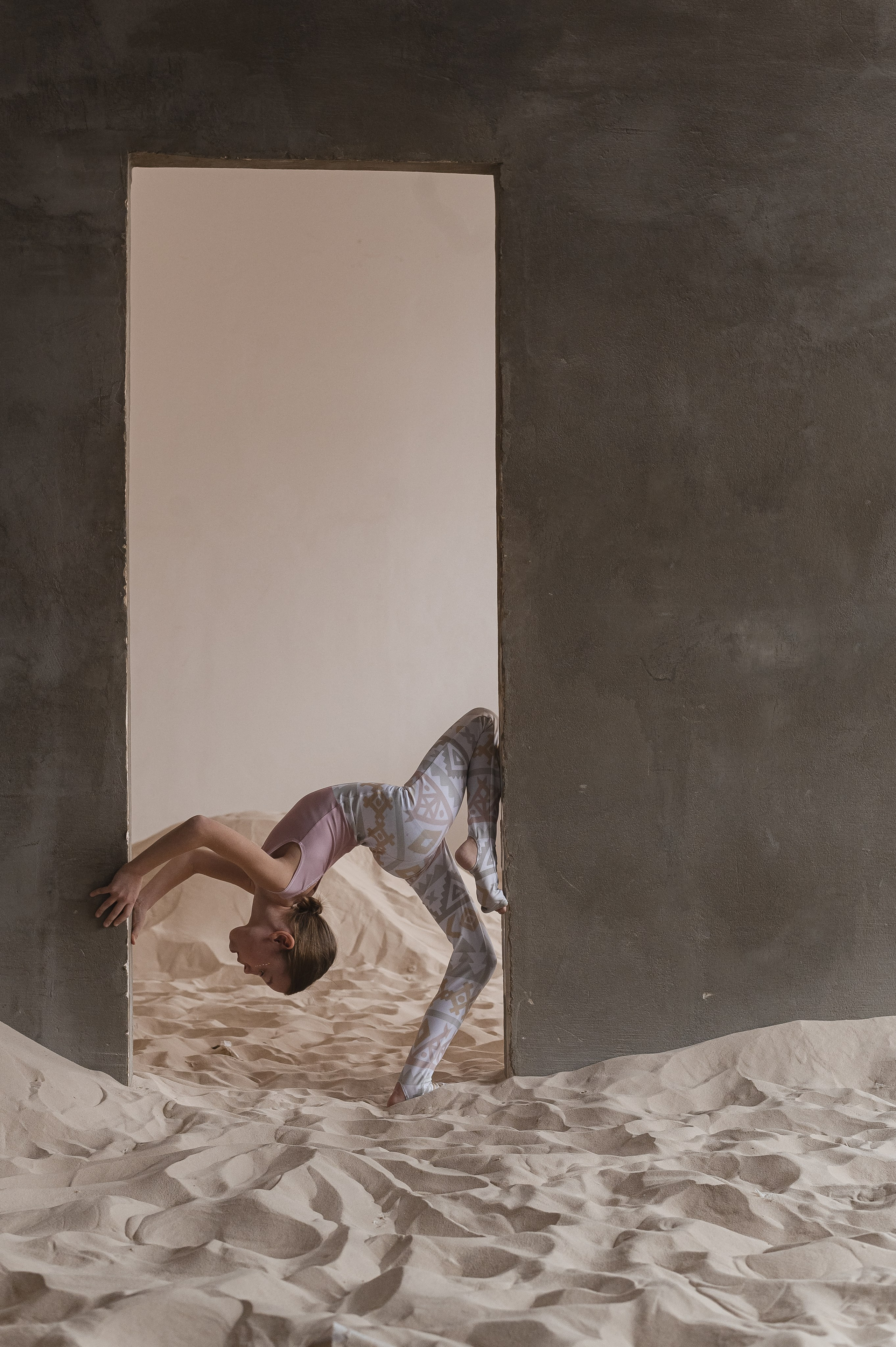 ВВЕРХ ДНОМ. SAND. Профессиональный репортажный, коммерческий фотограф в Санкт-Петербурге