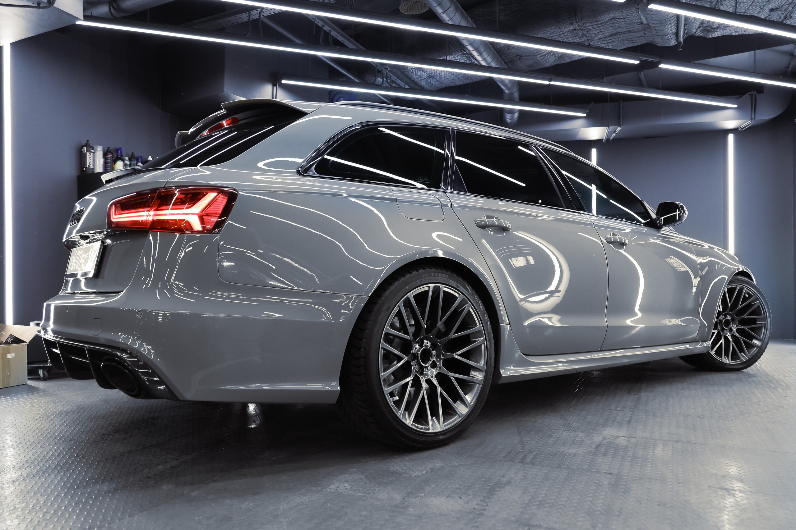 2017 AUDI RS6. Mixturecaptures