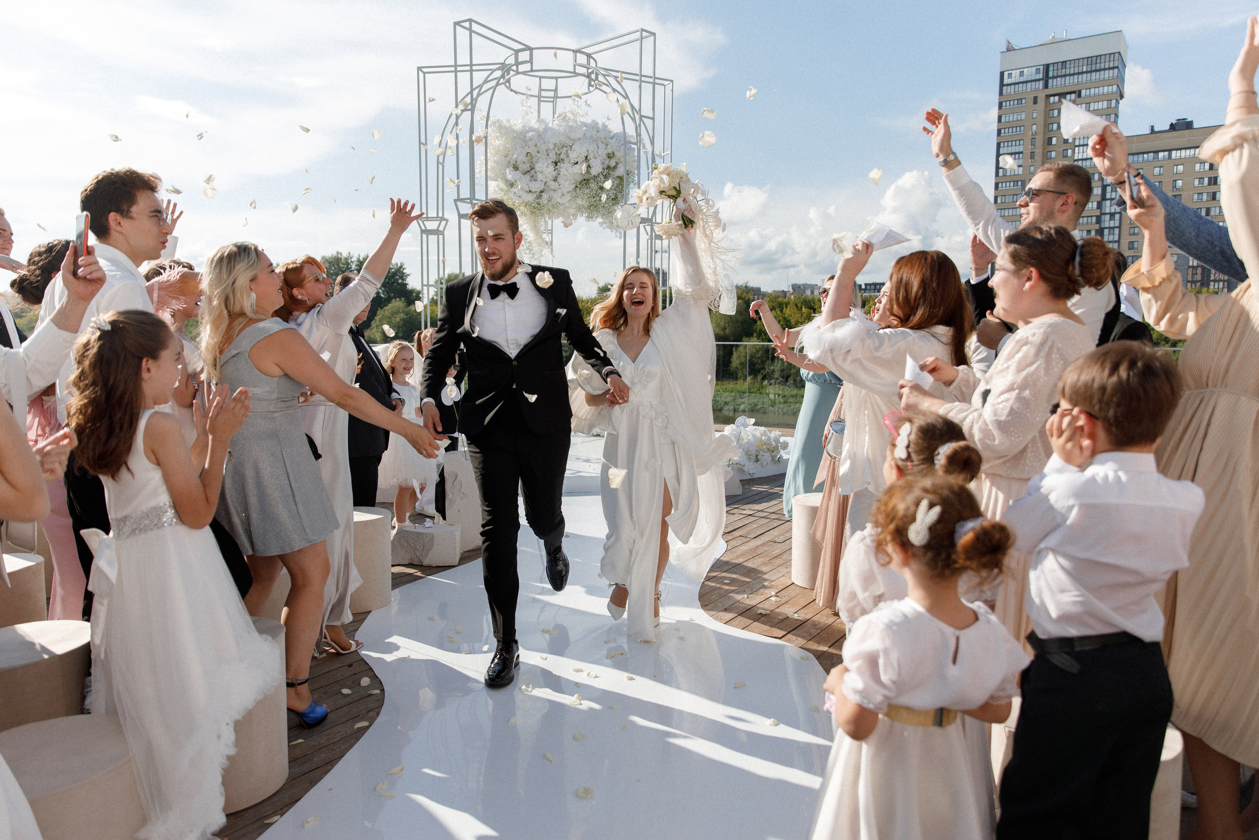 Zhenya & Bogdana. Шумега Василий — амбассадор вайбовых вечеринок