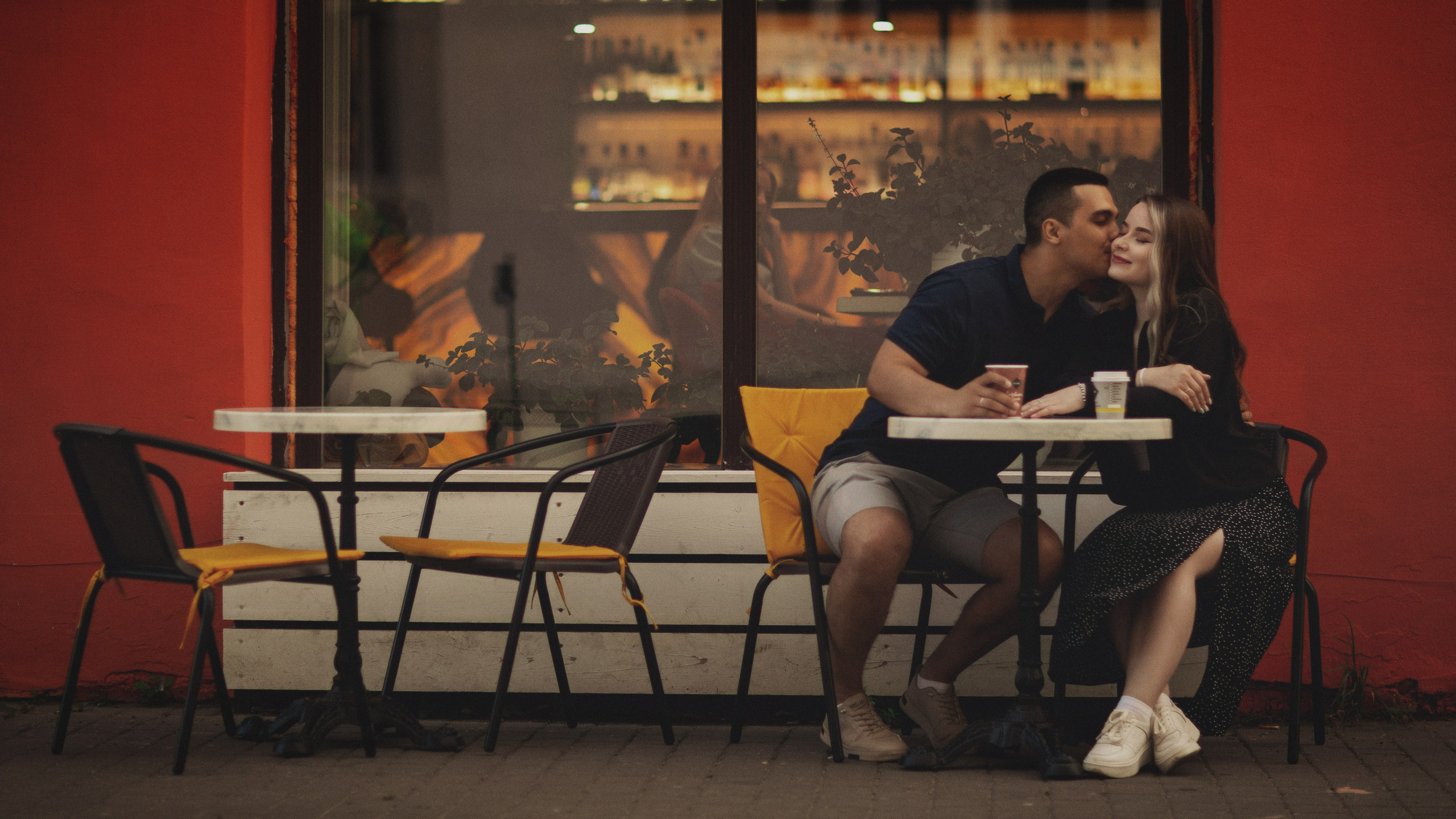 Свидание в кафе. Олеся Ефанова фотограф Иваново, Тейково и Плёс