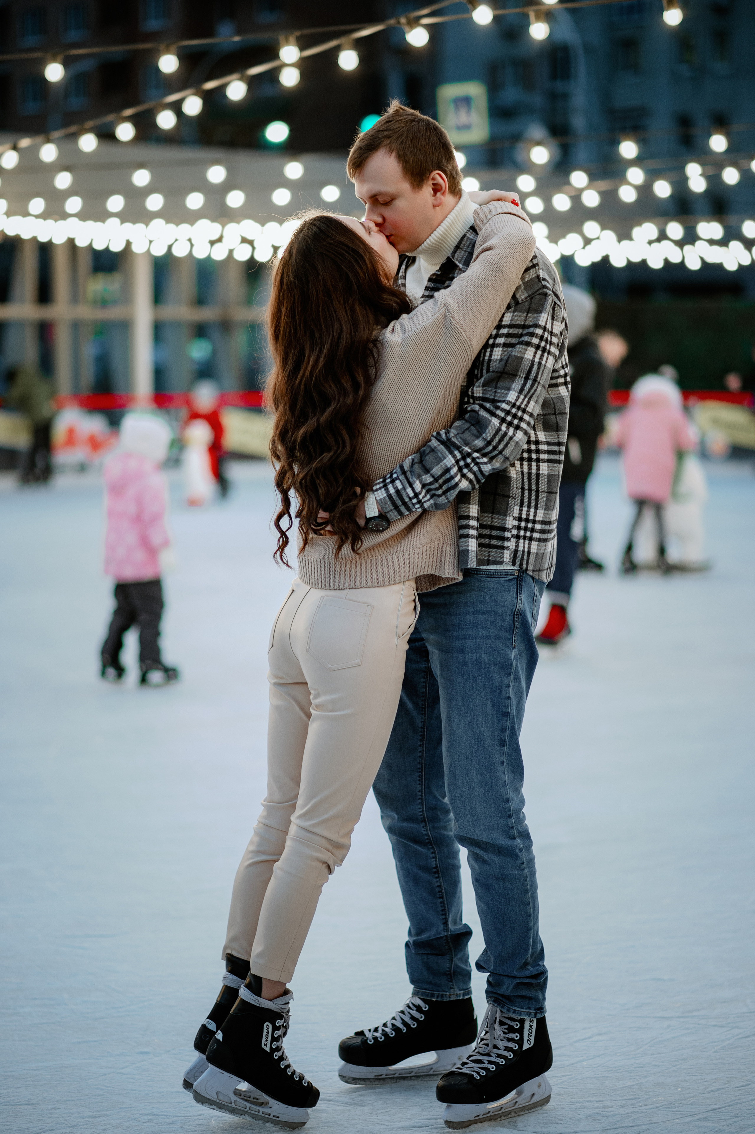 Фотосессия на катке. Свадебный фотограф Константинова Елена