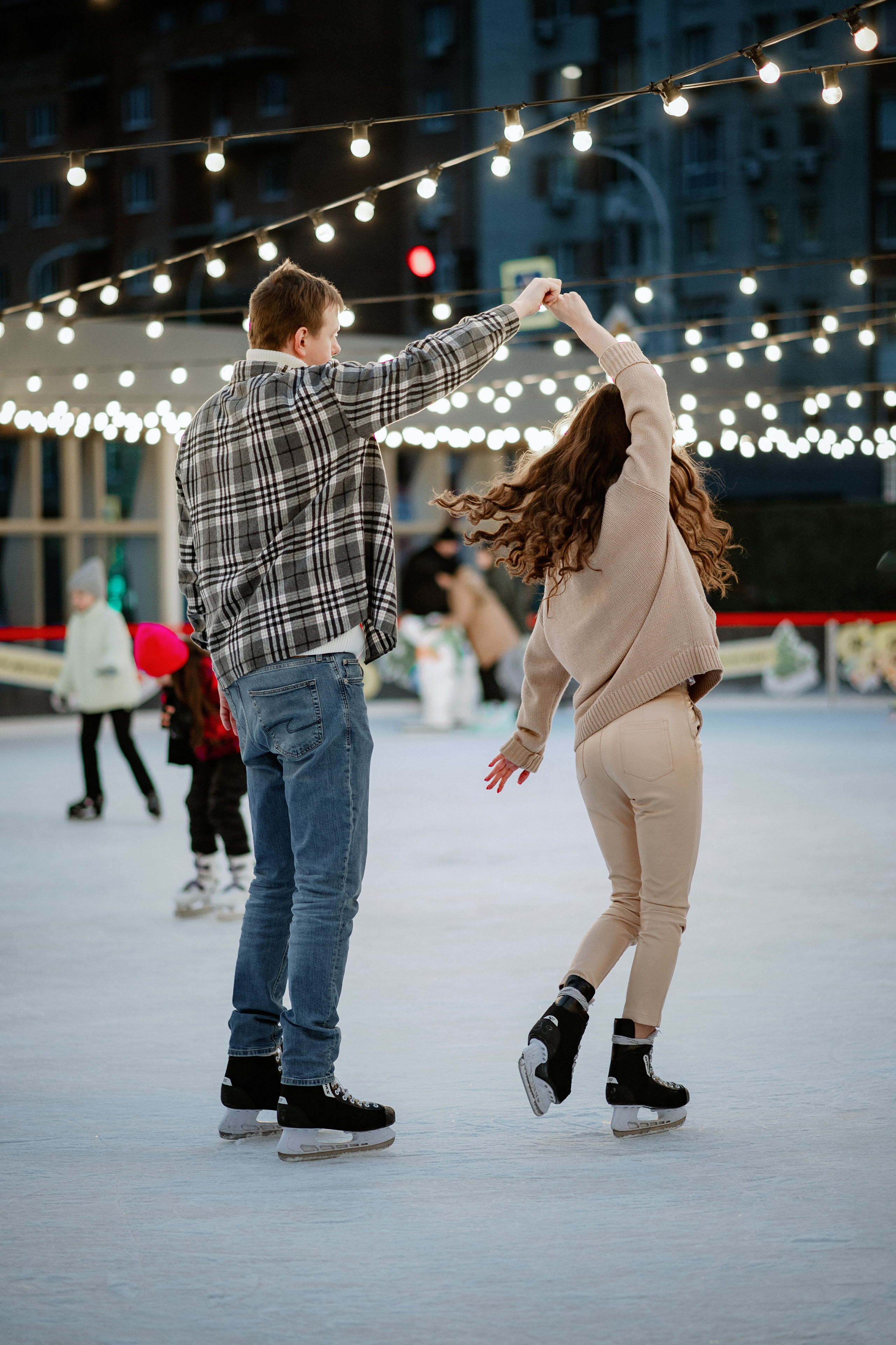 Фотосессия на катке. Свадебный фотограф Константинова Елена