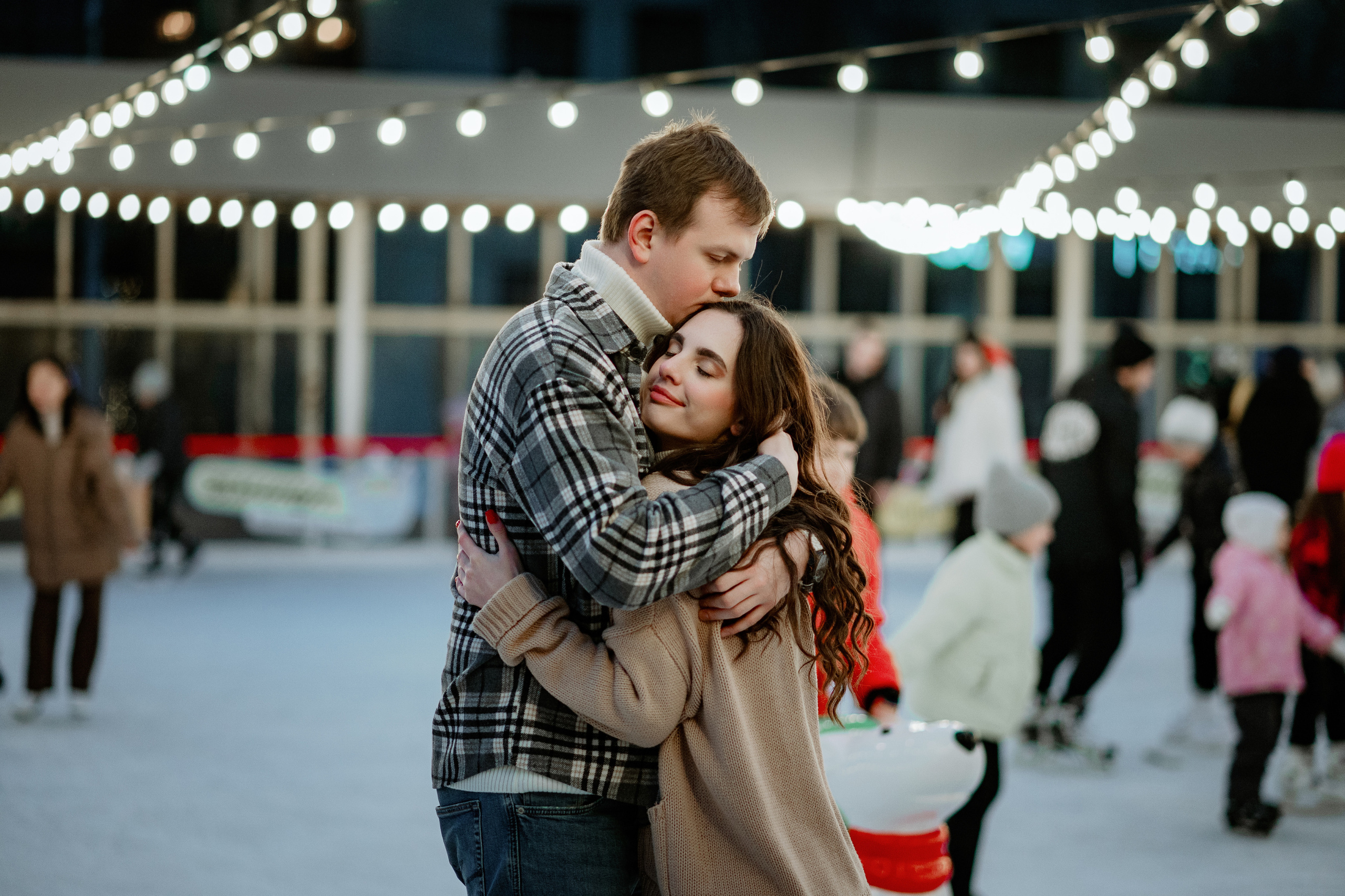 Фотосессия на катке. Свадебный фотограф Константинова Елена