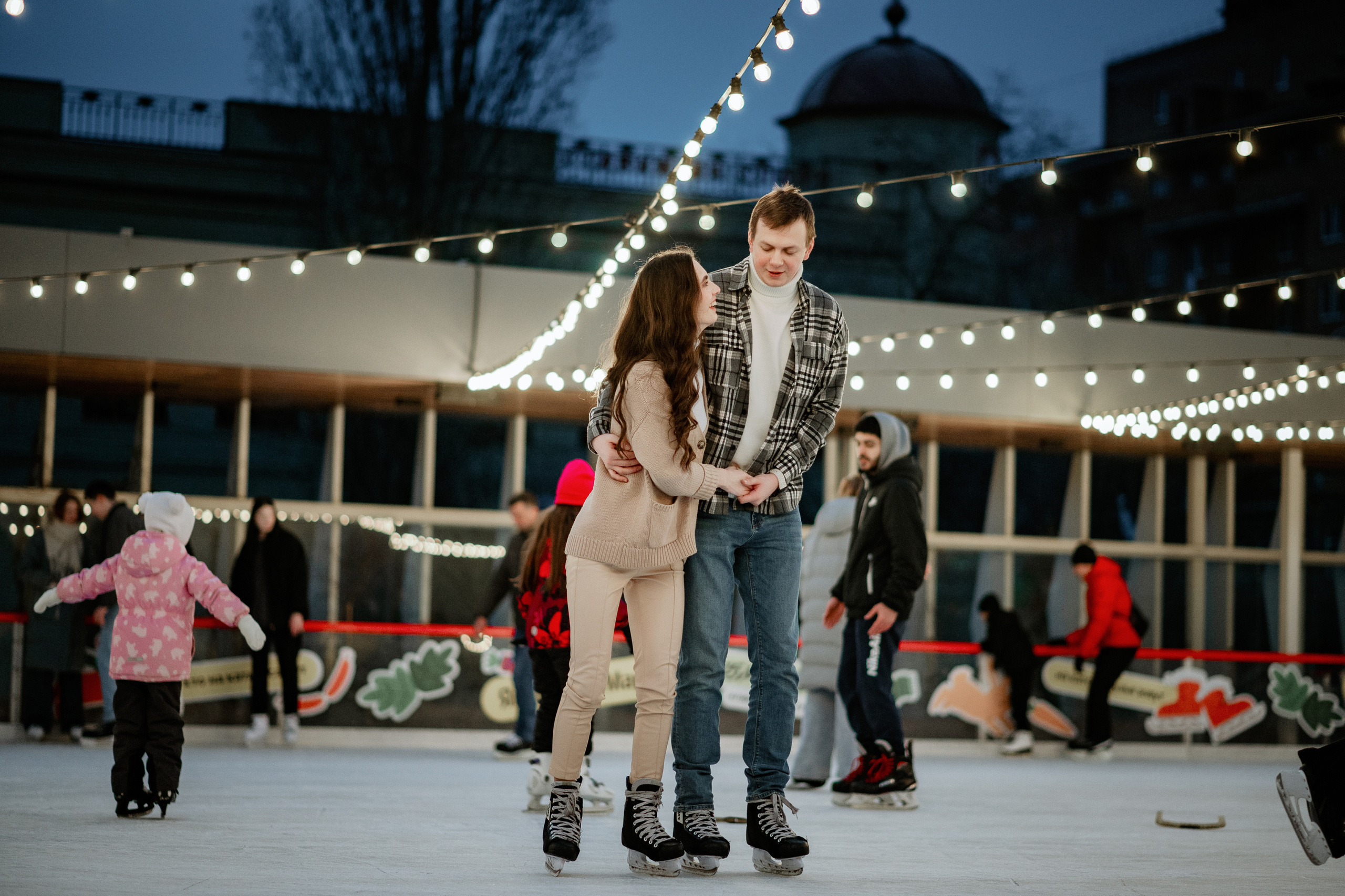 Фотосессия на катке. Свадебный фотограф Константинова Елена