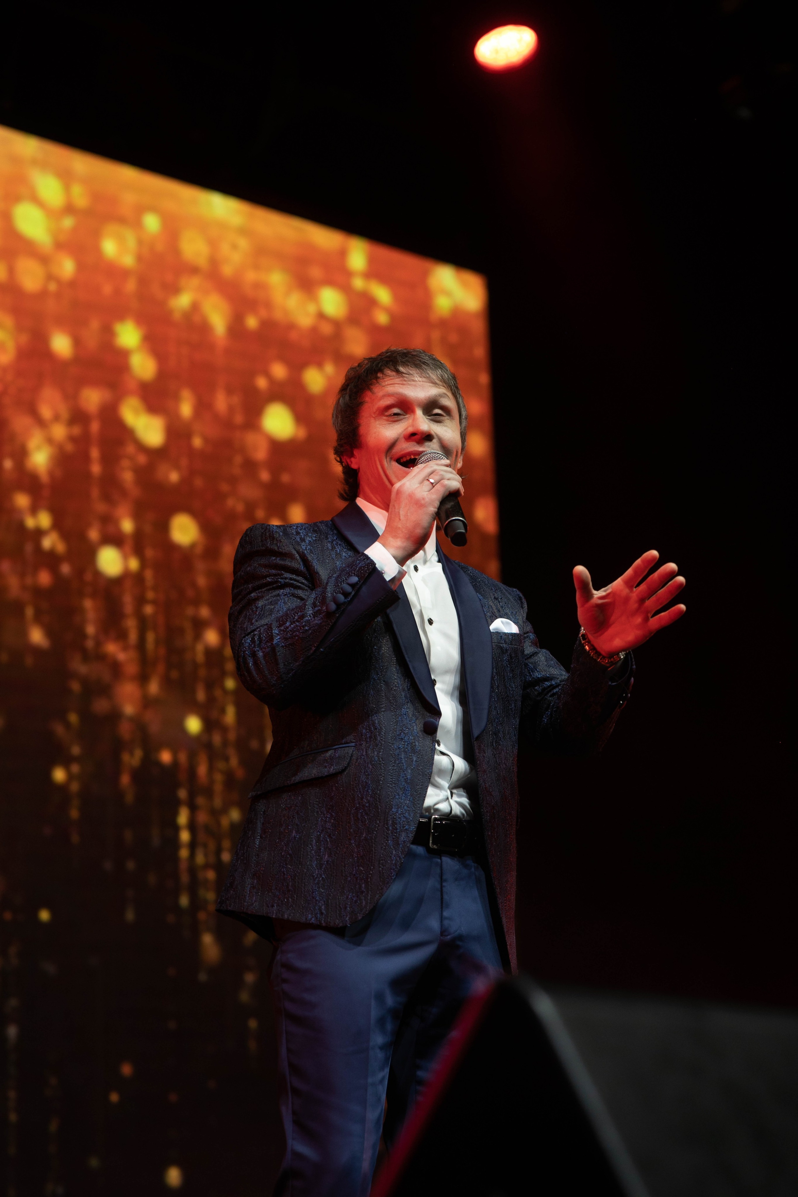 ММTV новый год 2024. Art photographer Nino