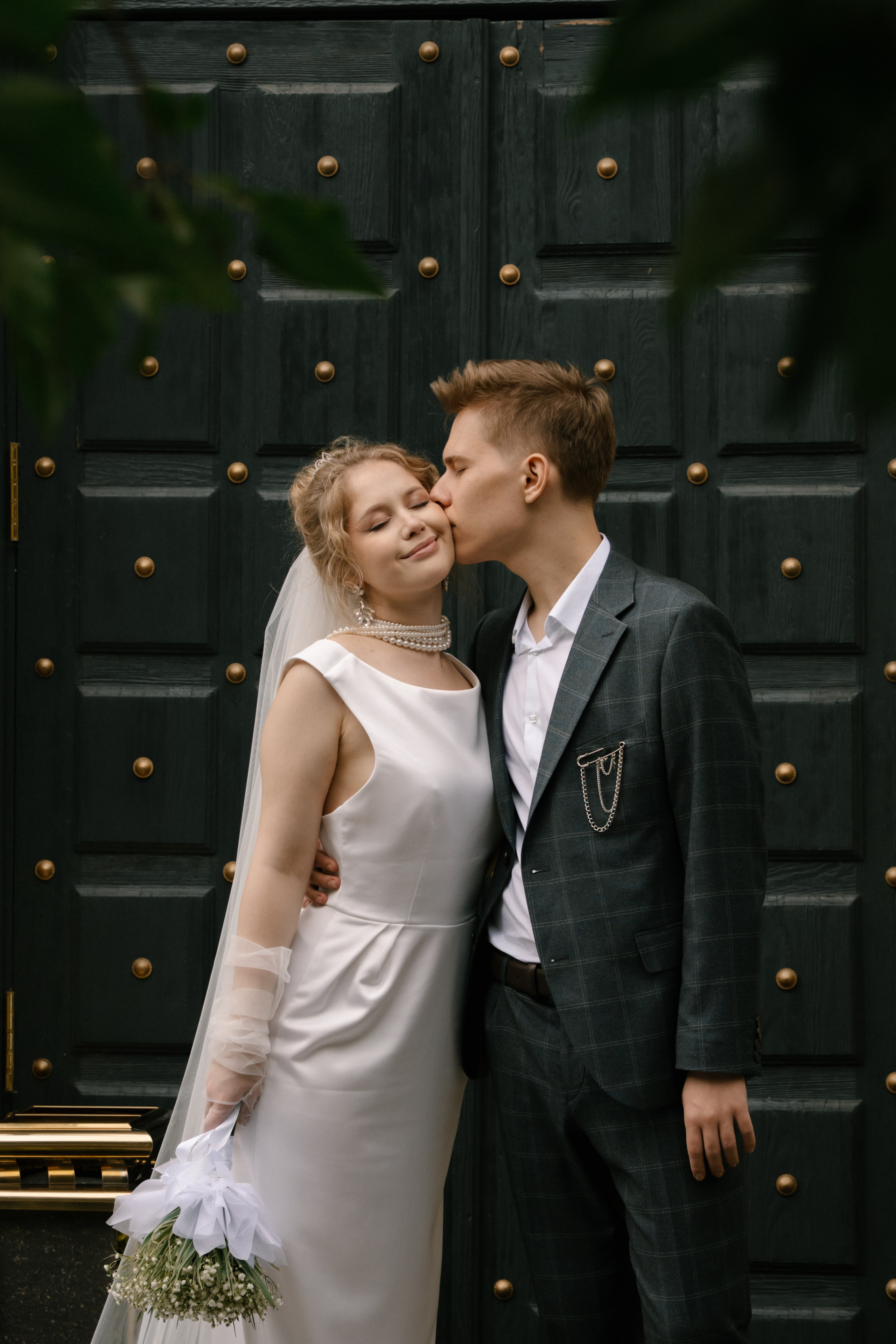 прогулка пары после регистрации