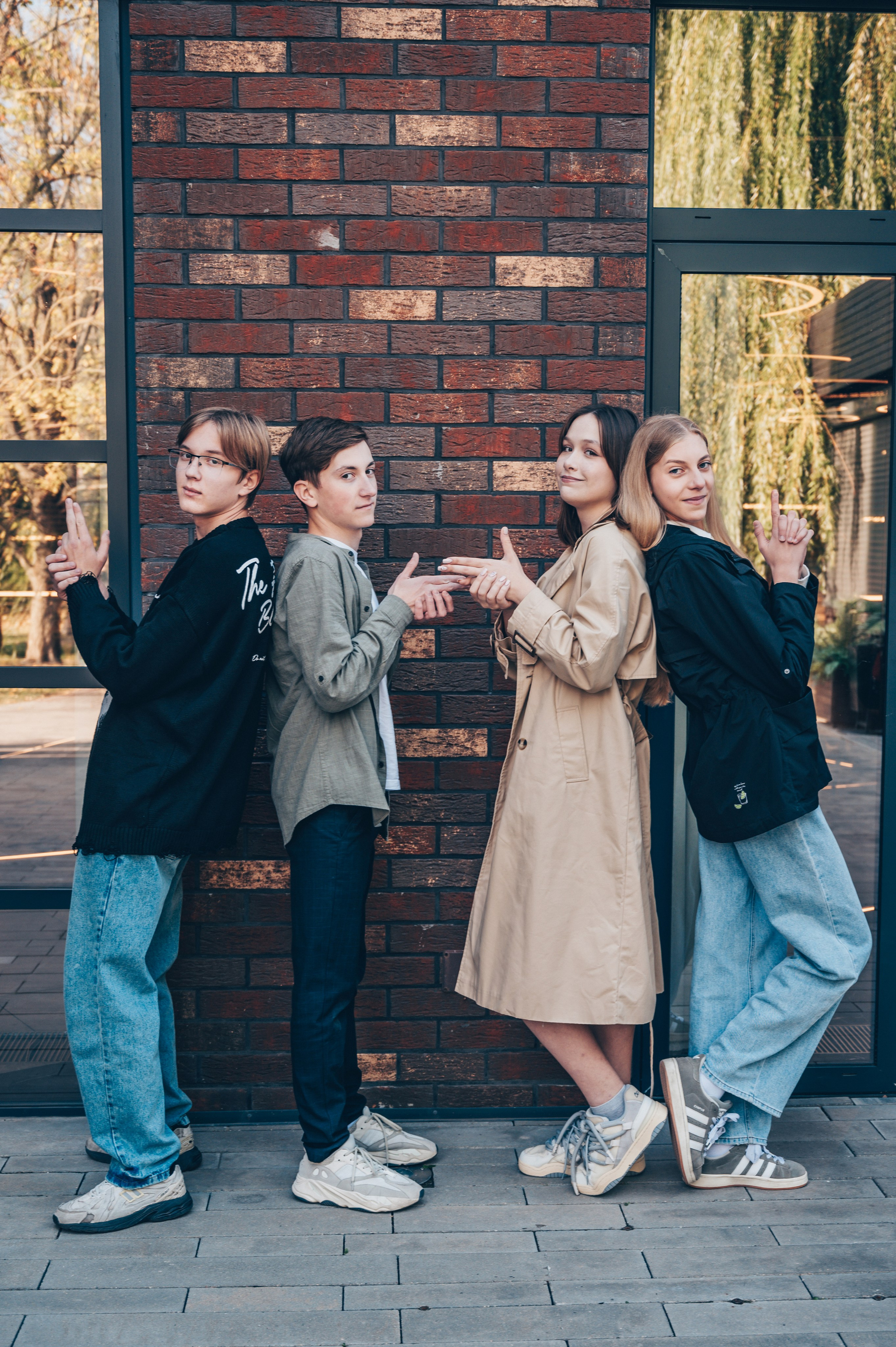 В парке. Выпускные альбомы и Школьный фотограф в Алексеевке, Бирюче, Красном