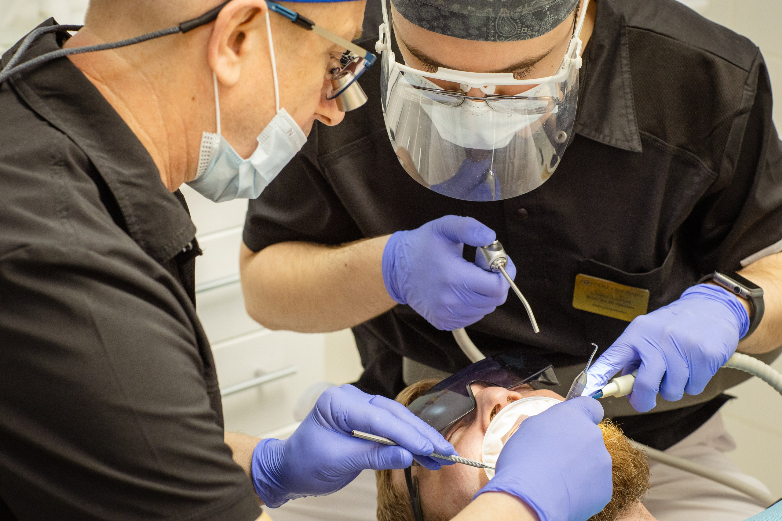 Стоматология «32 Удовольствия». Медиапродюсер, фотограф в Минеральных Водах —Виктор Холодов