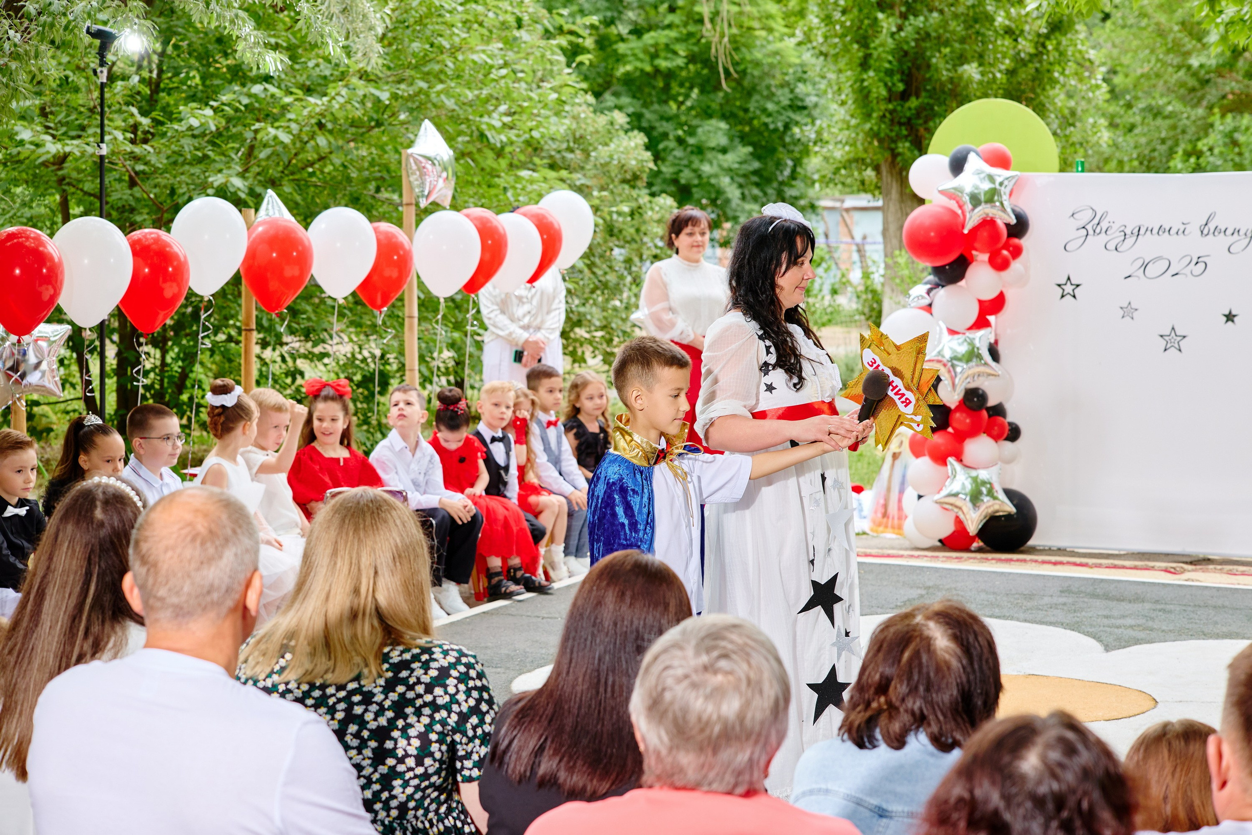Выпускной 45 сад. Фотограф Выпускные альбомы Таганрог Сергей Коробченко