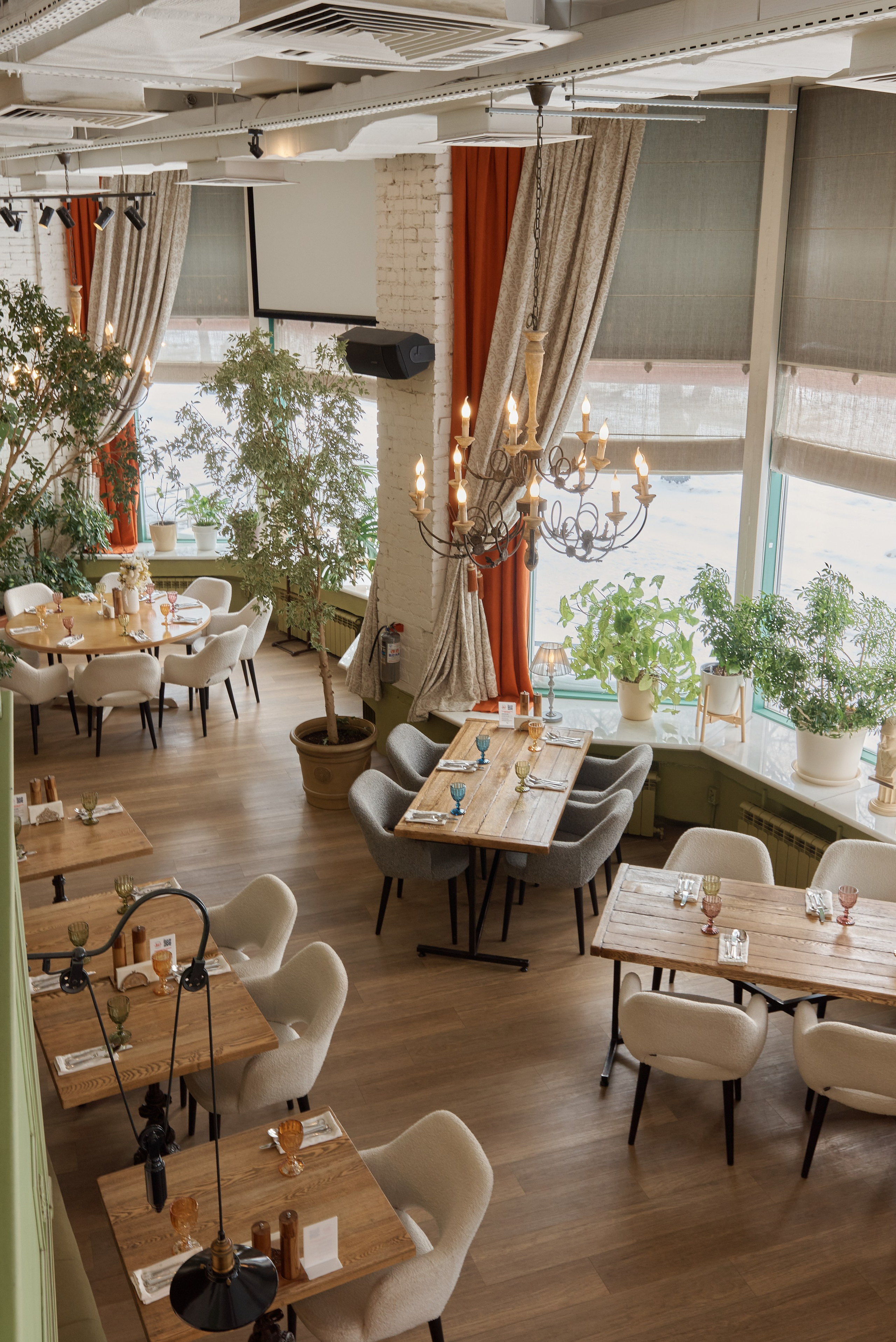 Si! (Екатеринбург). Абросимов Лев интерьерный и архитектурный фотограф