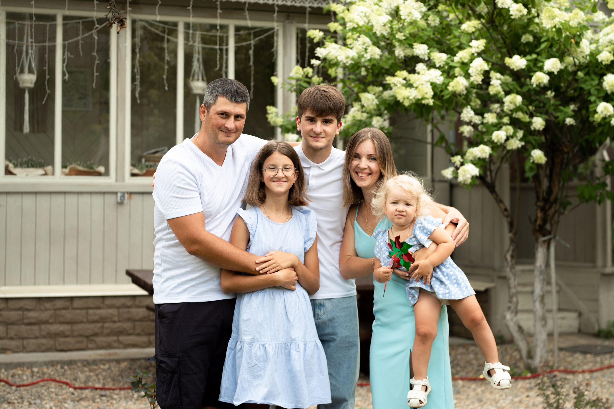 Семейная фотосессия на даче в Купавне. Фотограф в Железнодорожном и Балашихе