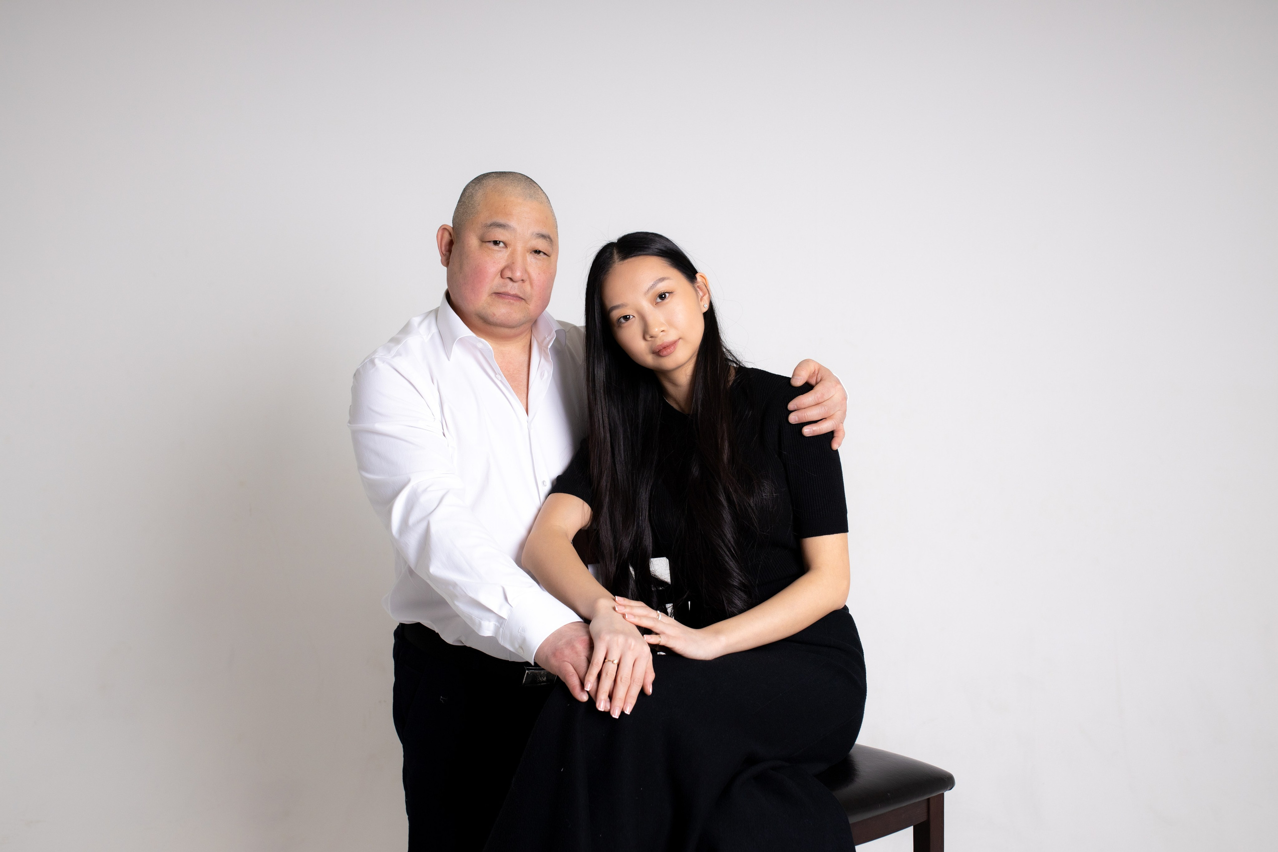 Семейная фотосессия на циклораме с импульсным светом. Фотограф в Железнодорожном и Балашихе